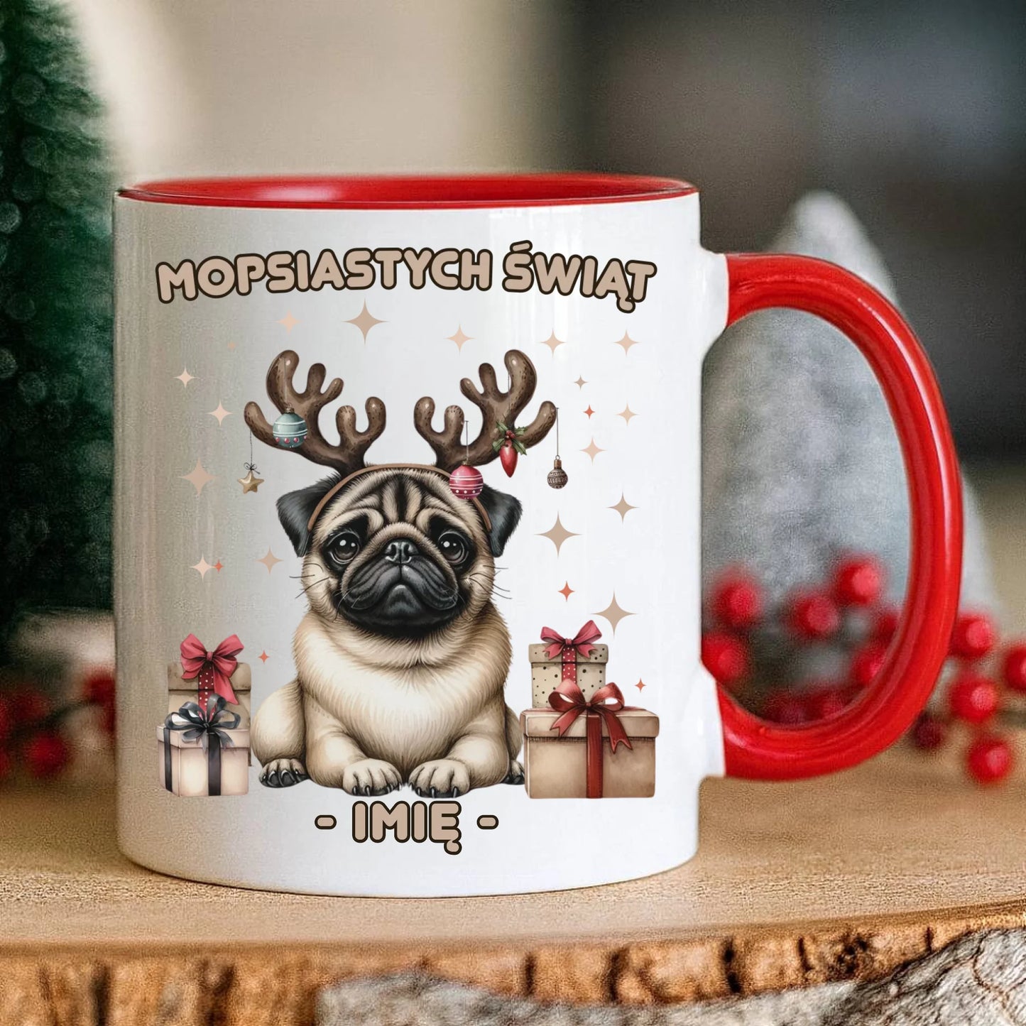 Kubek świąteczny - Mops Mopsiastych świąt - personalizowany BN91 - StoryCups.pl