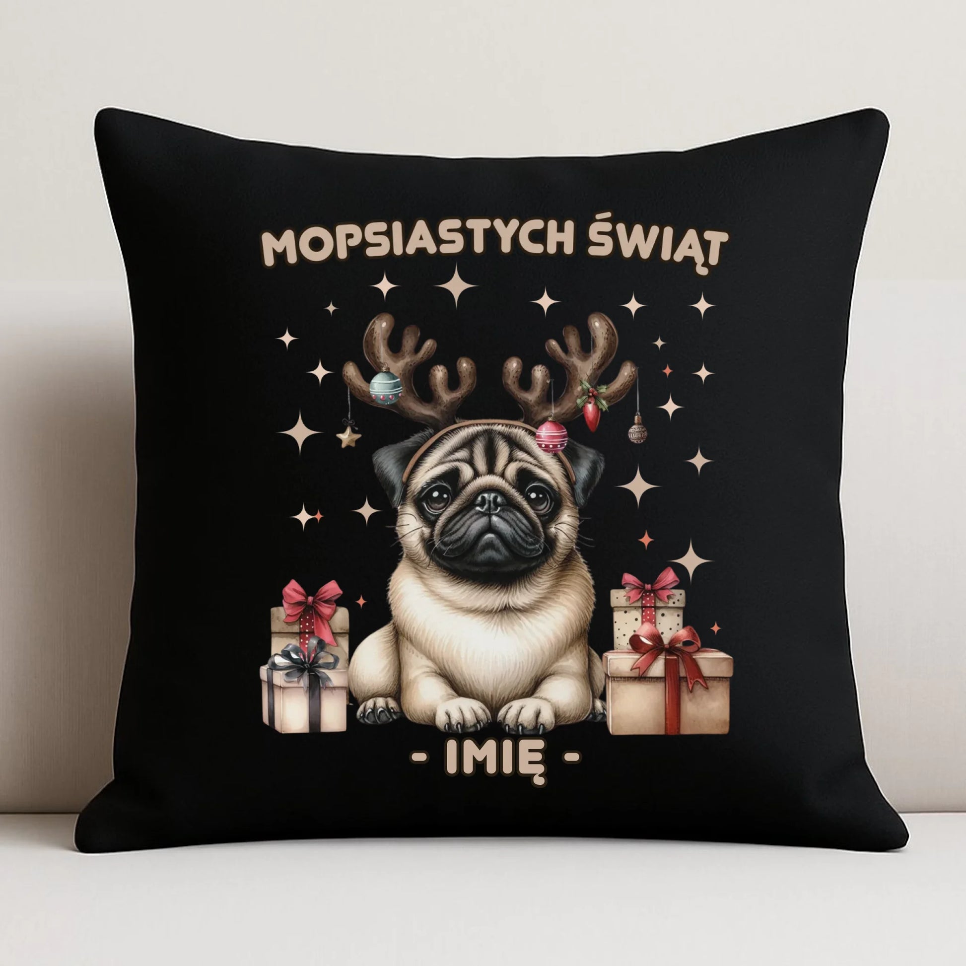 Poduszka dekoracyjna świąteczna - Mops Mopsiastych świąt - personalizowana BN91 - StoryCups.pl