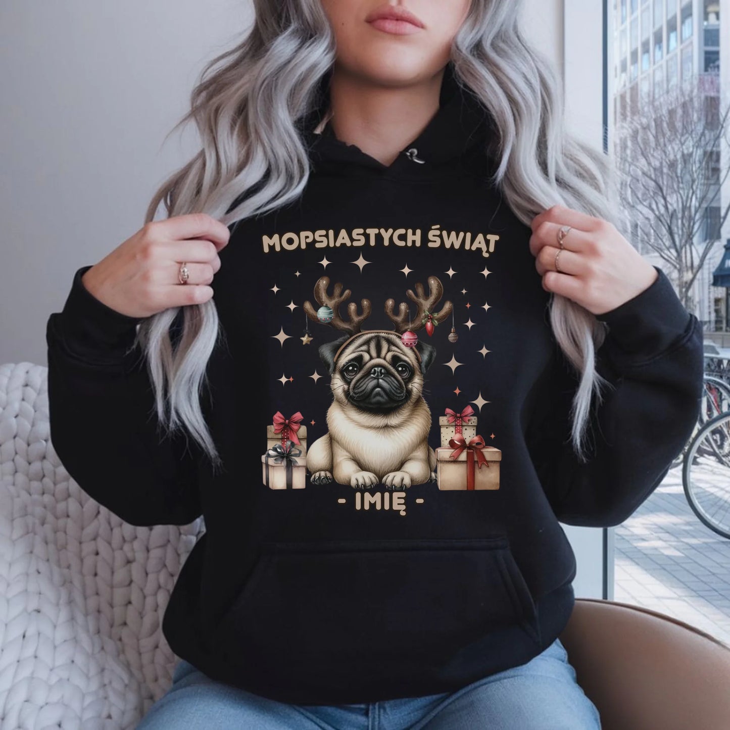 Bluza damska z kapturem świąteczna - Mops Mopsiastych świąt - personalizowana BN91 - StoryCups.pl