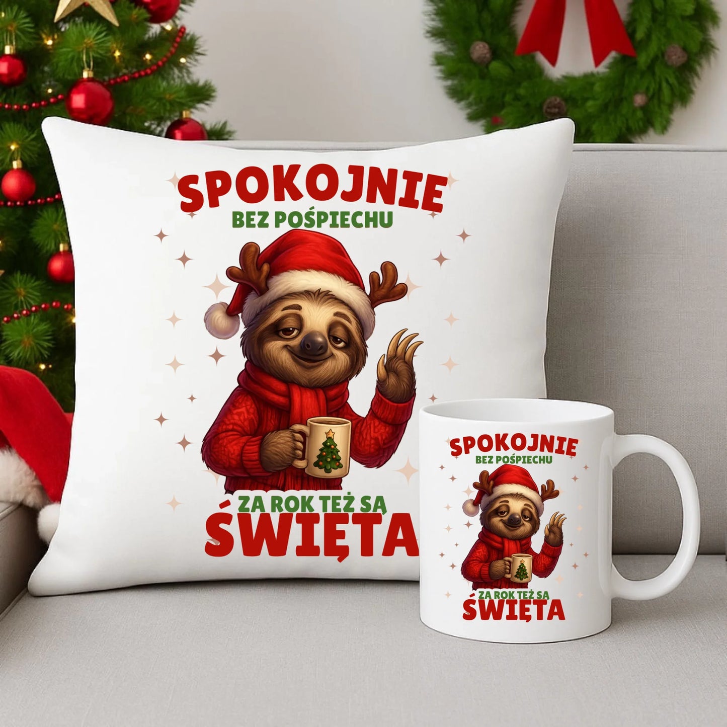 Zestaw poduszka i kubek świąteczny - Leniwiec Za rok też są święta BN92 - StoryCups.pl