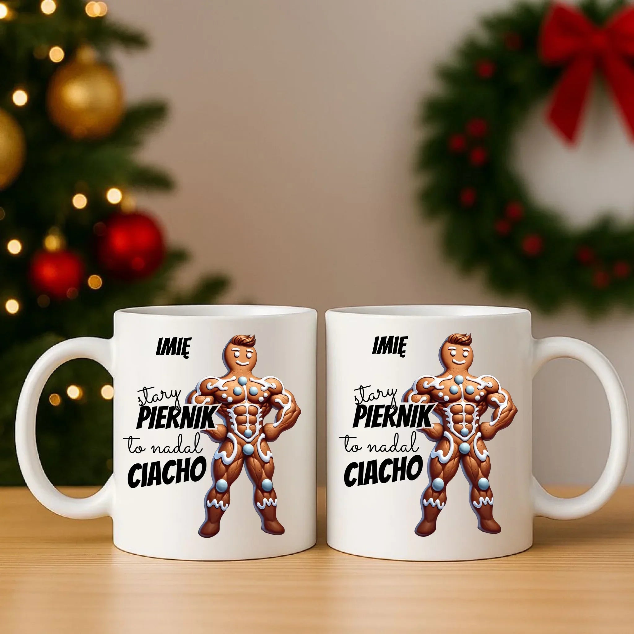 Zestaw poduszka i kubek świąteczny - Stary piernik to nadal ciacho - personalizowany BN23 - StoryCups.pl