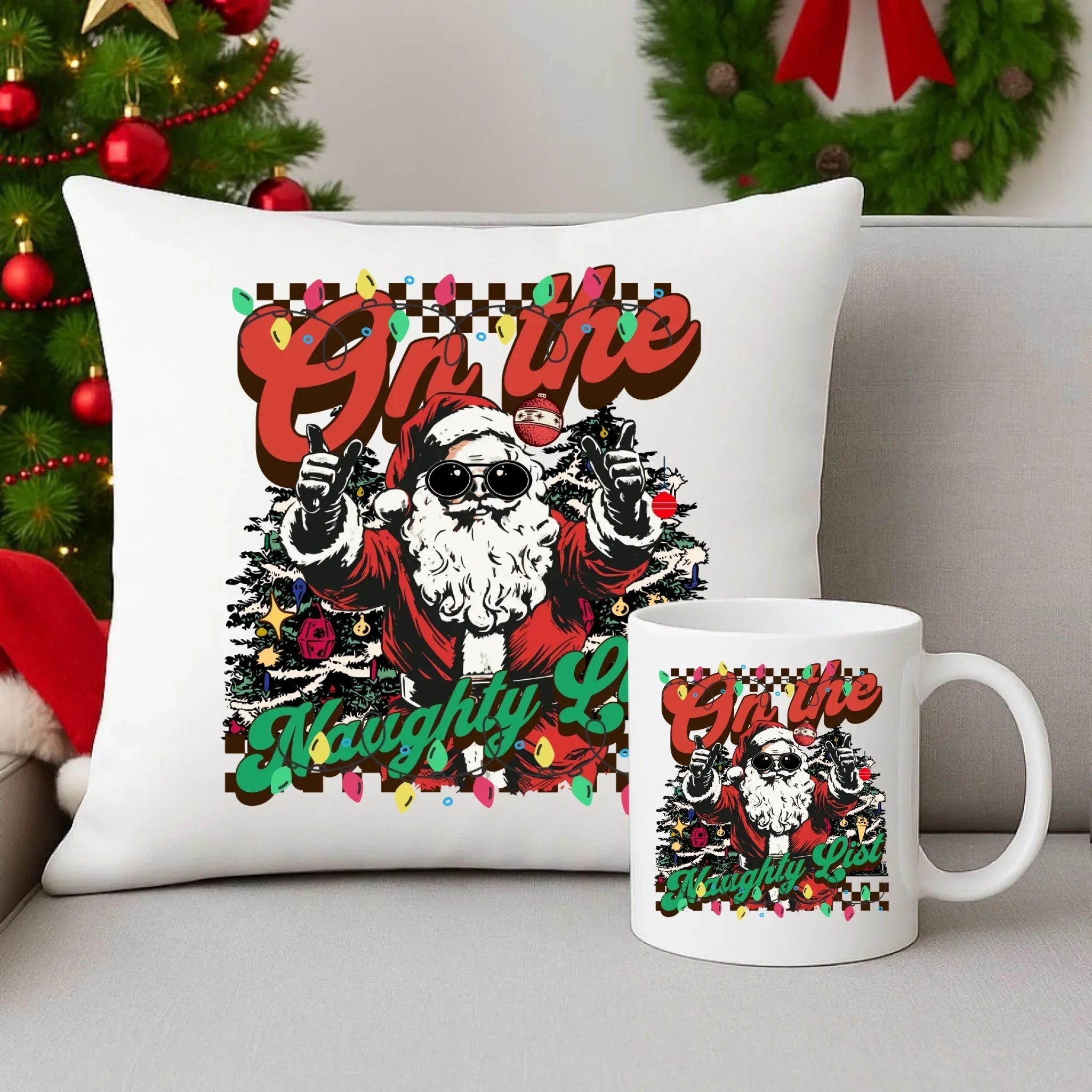 Zestaw poduszka i kubek świąteczny - On the Naughty List BN50 - StoryCups.pl