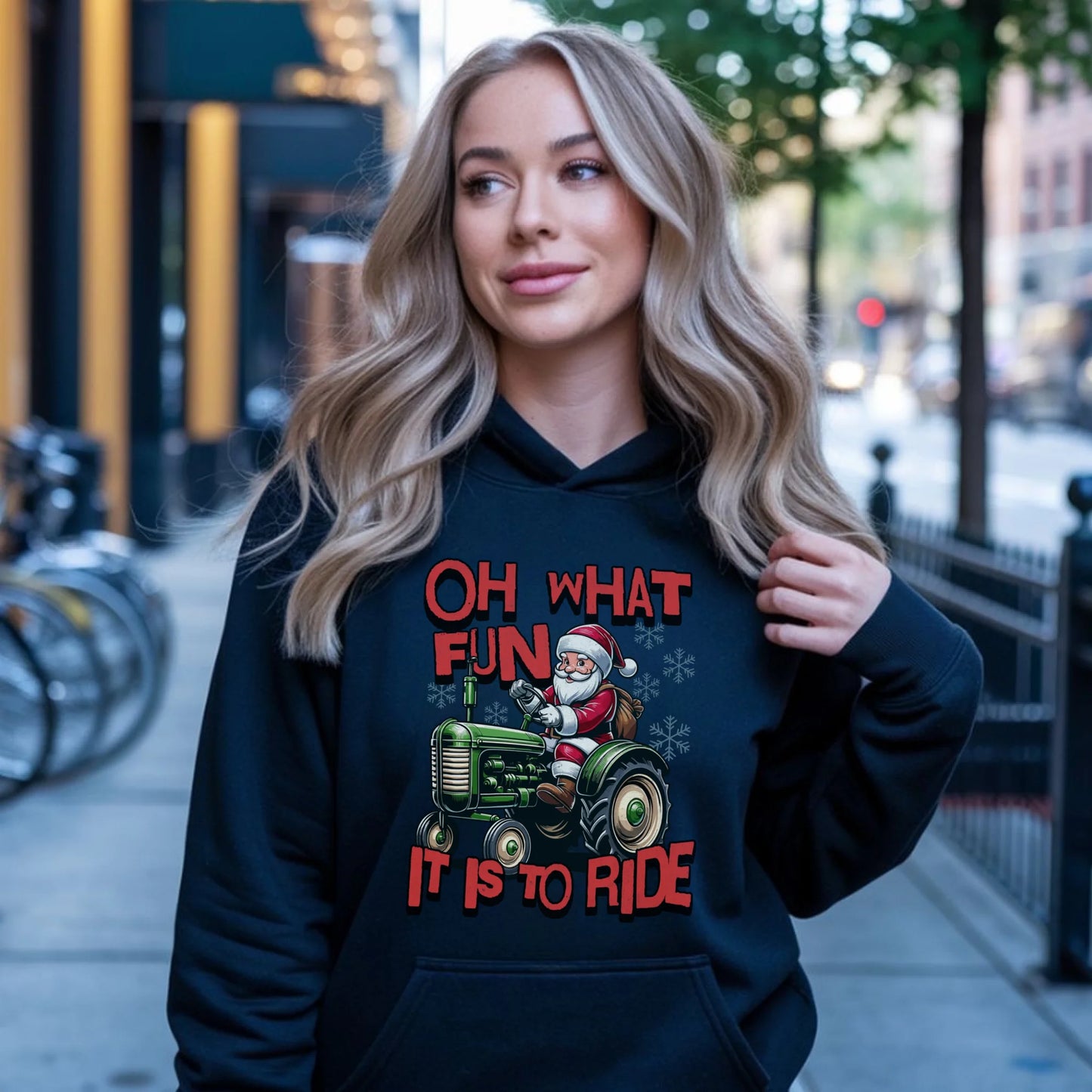 Bluza damska z kapturem świąteczna - Mikołaj na traktorze - Oh what fun BN48 - StoryCups.pl