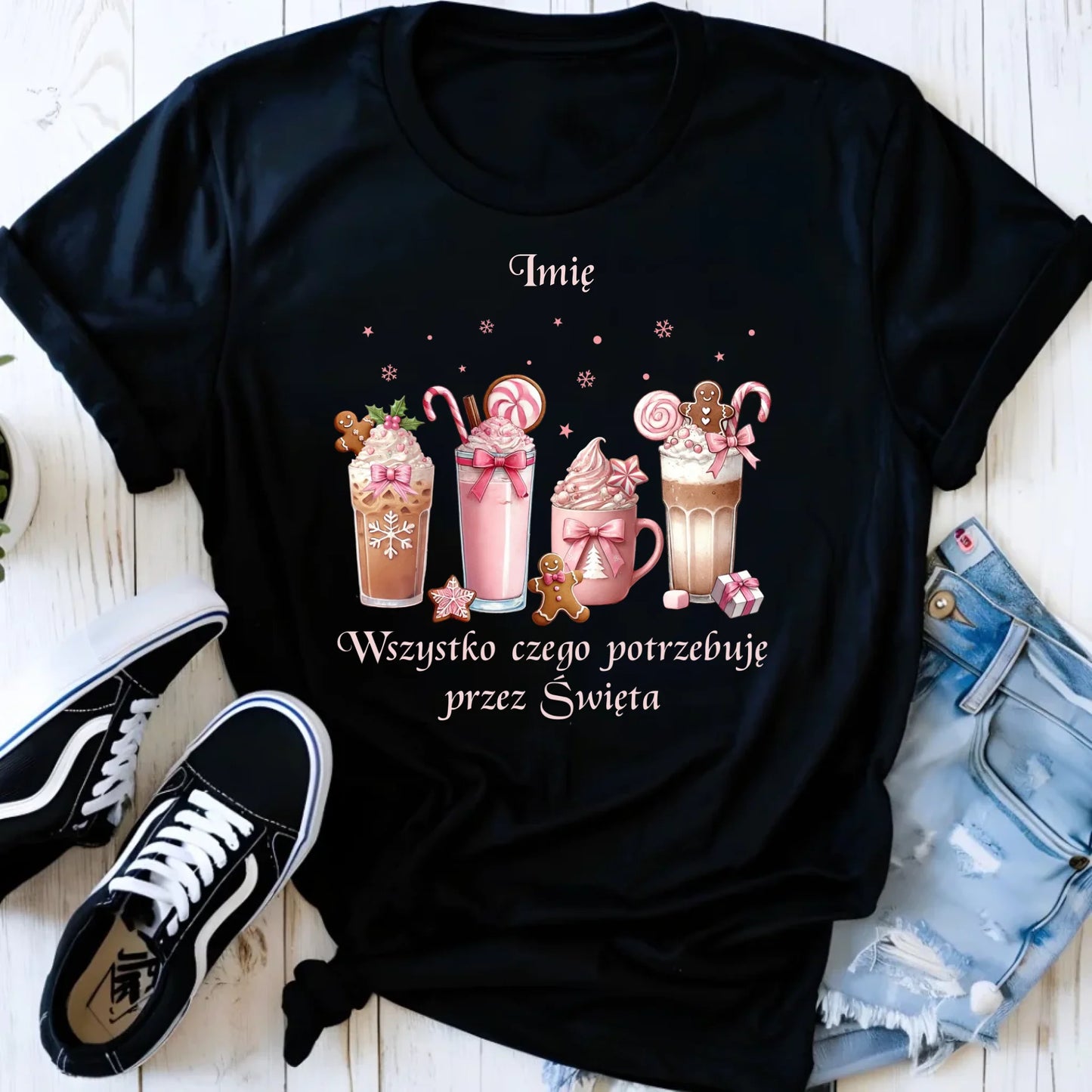 Koszulka damska świąteczna - Zimowa kawa Wszystko czego potrzebuję przez Święta - personalizowana BN46 - StoryCups.pl