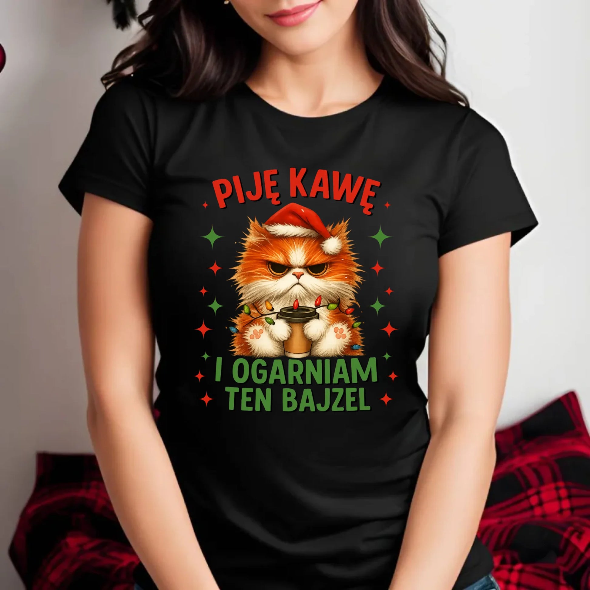 Koszulka damska świąteczna - Kot Piję kawę i ogarniam ten bajzel BN39 - StoryCups.pl