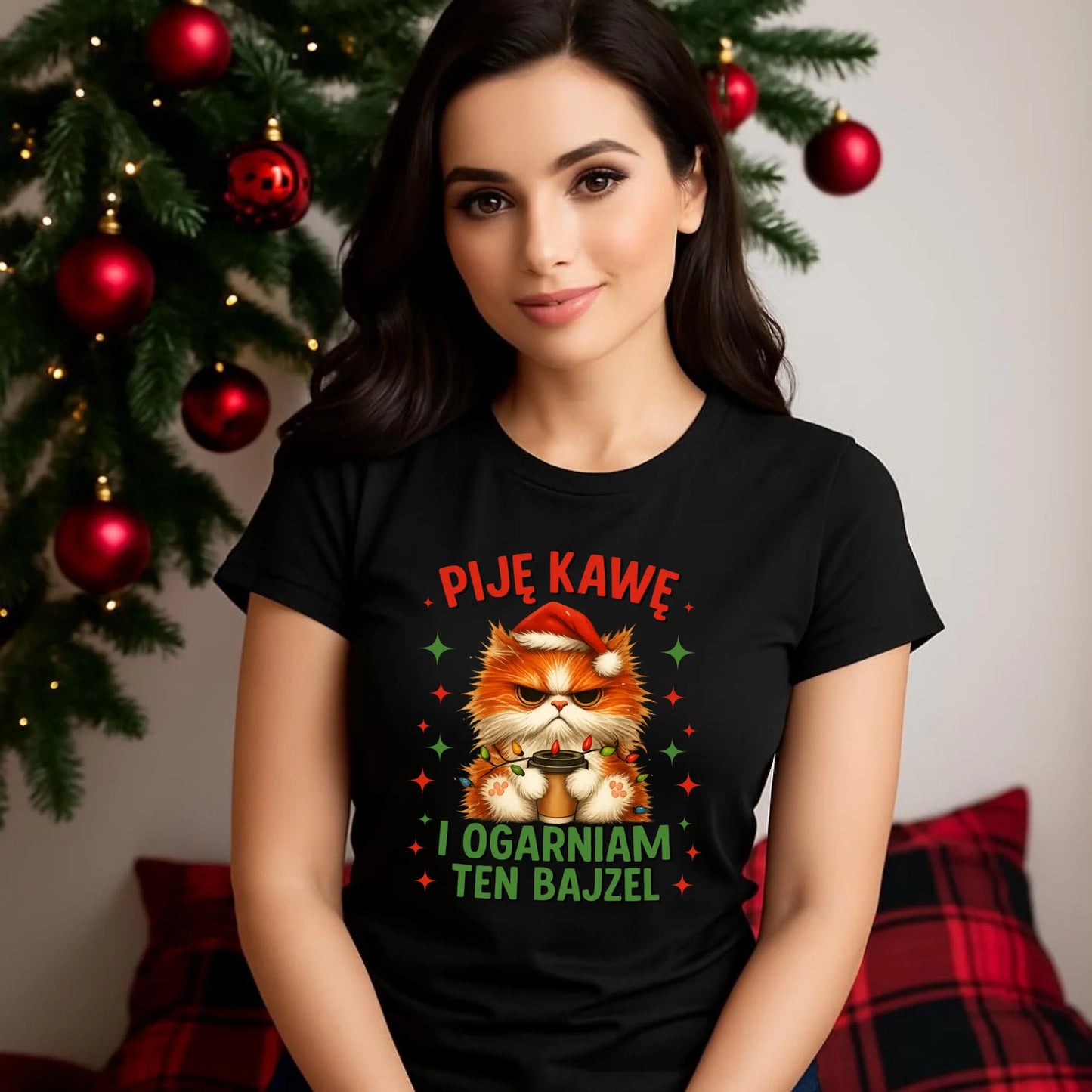 Koszulka damska świąteczna - Kot Piję kawę i ogarniam ten bajzel BN39 - StoryCups.pl