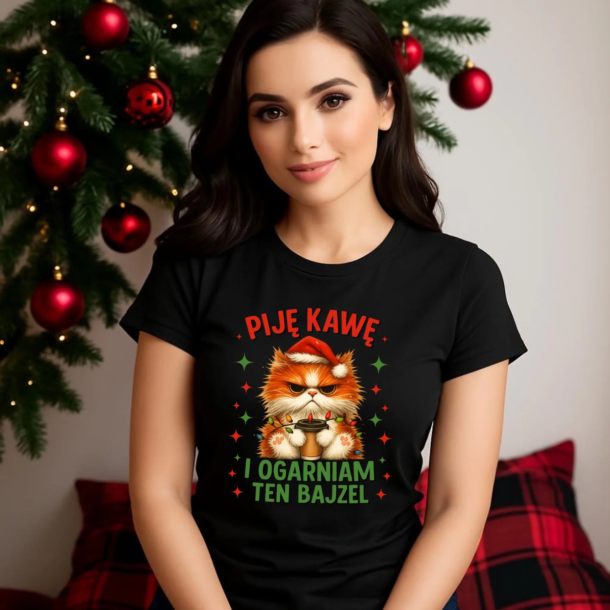 Koszulka damska świąteczna - Kot Piję kawę i ogarniam ten bajzel BN39 - StoryCups.pl