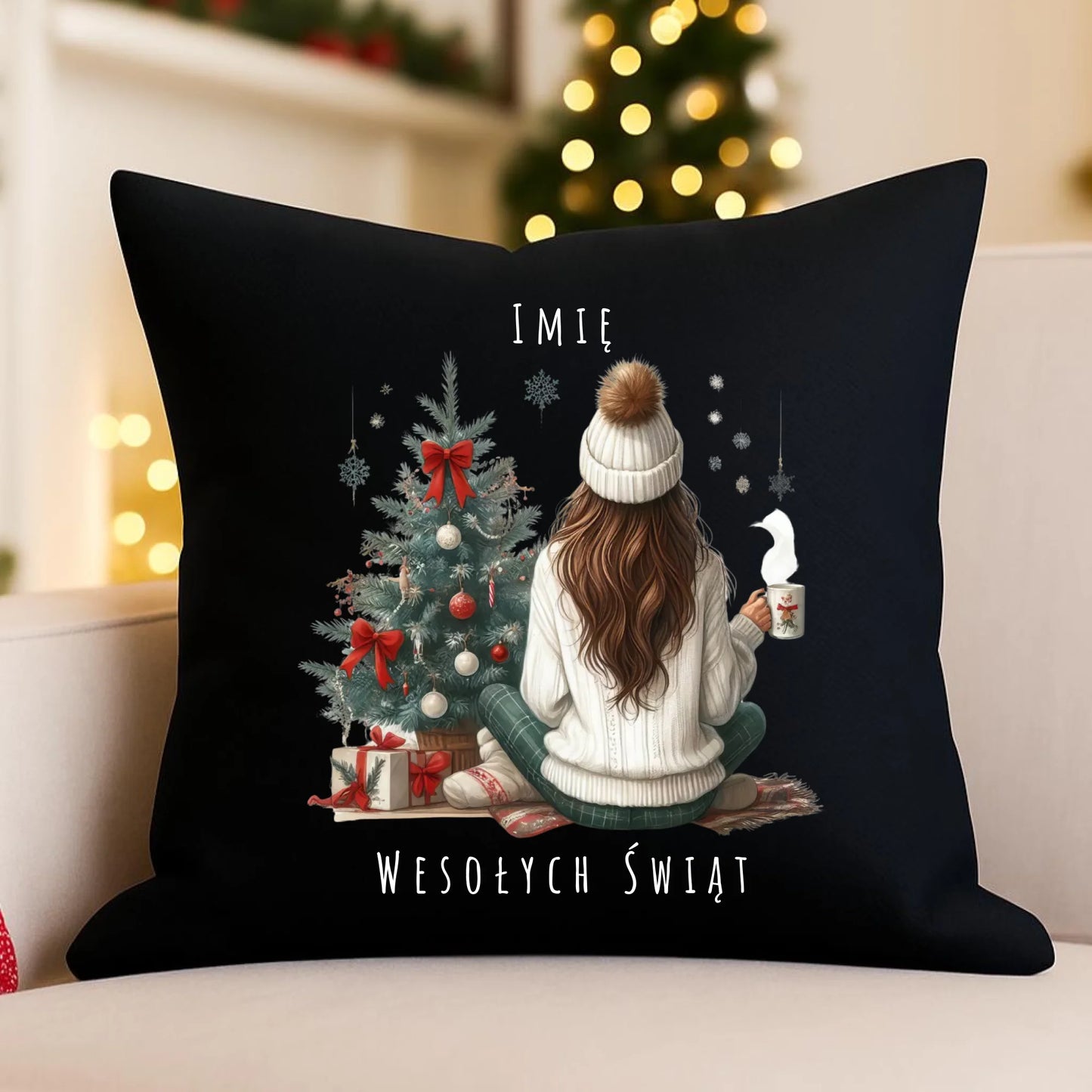 Poduszka dekoracyjna świąteczna - Dziewczyna przy choince - personalizowana BN15 - StoryCups.pl