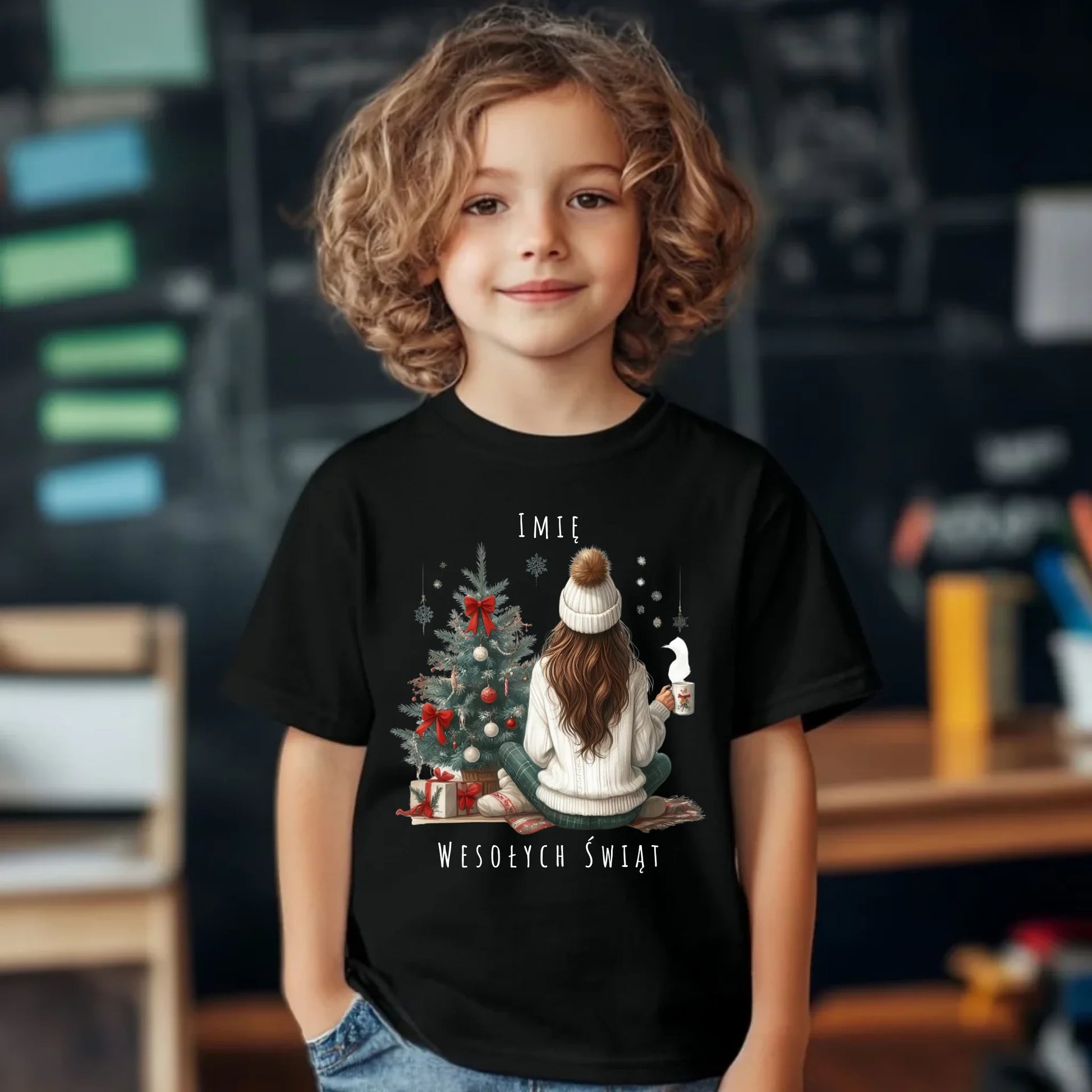 Koszulka dziecięca świąteczna - Dziewczyna przy choince - personalizowana BN15 - StoryCups.pl