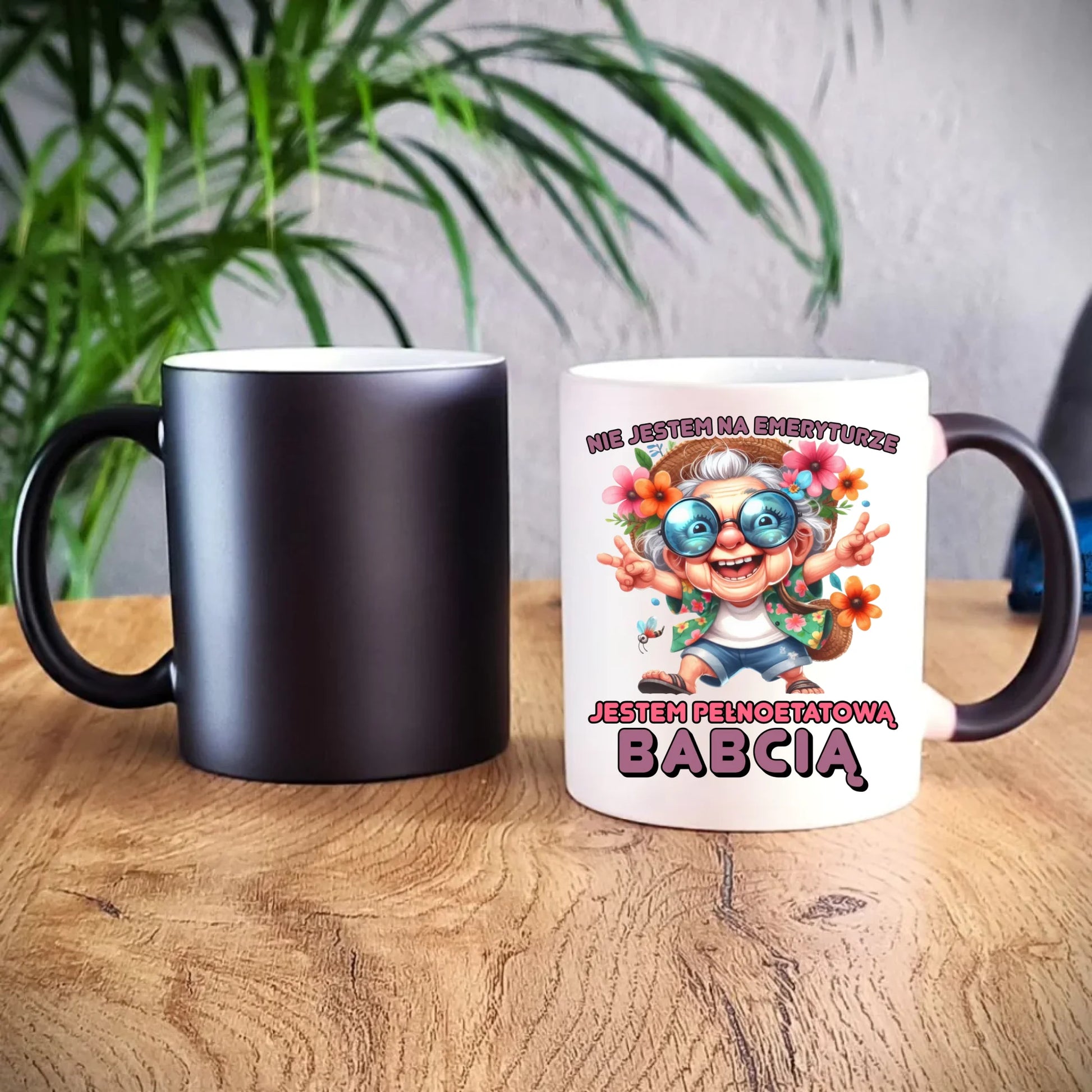Kubek magiczny dla babci - Pełnoetatowa babcia B20 - StoryCups.pl