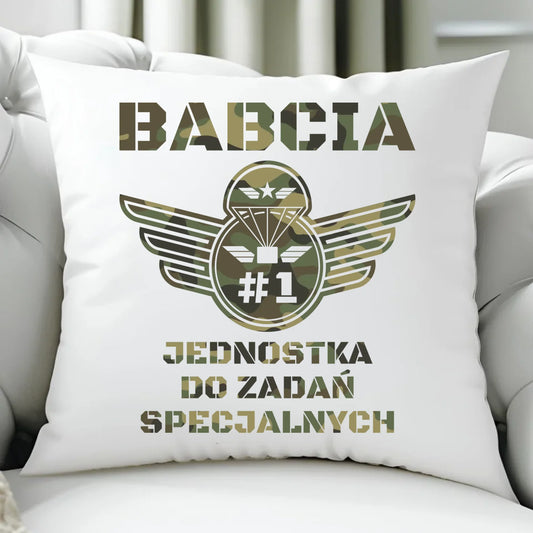 Poduszka dla babci - Babcia jednostka do zadań specjalnych B31 - StoryCups.pl