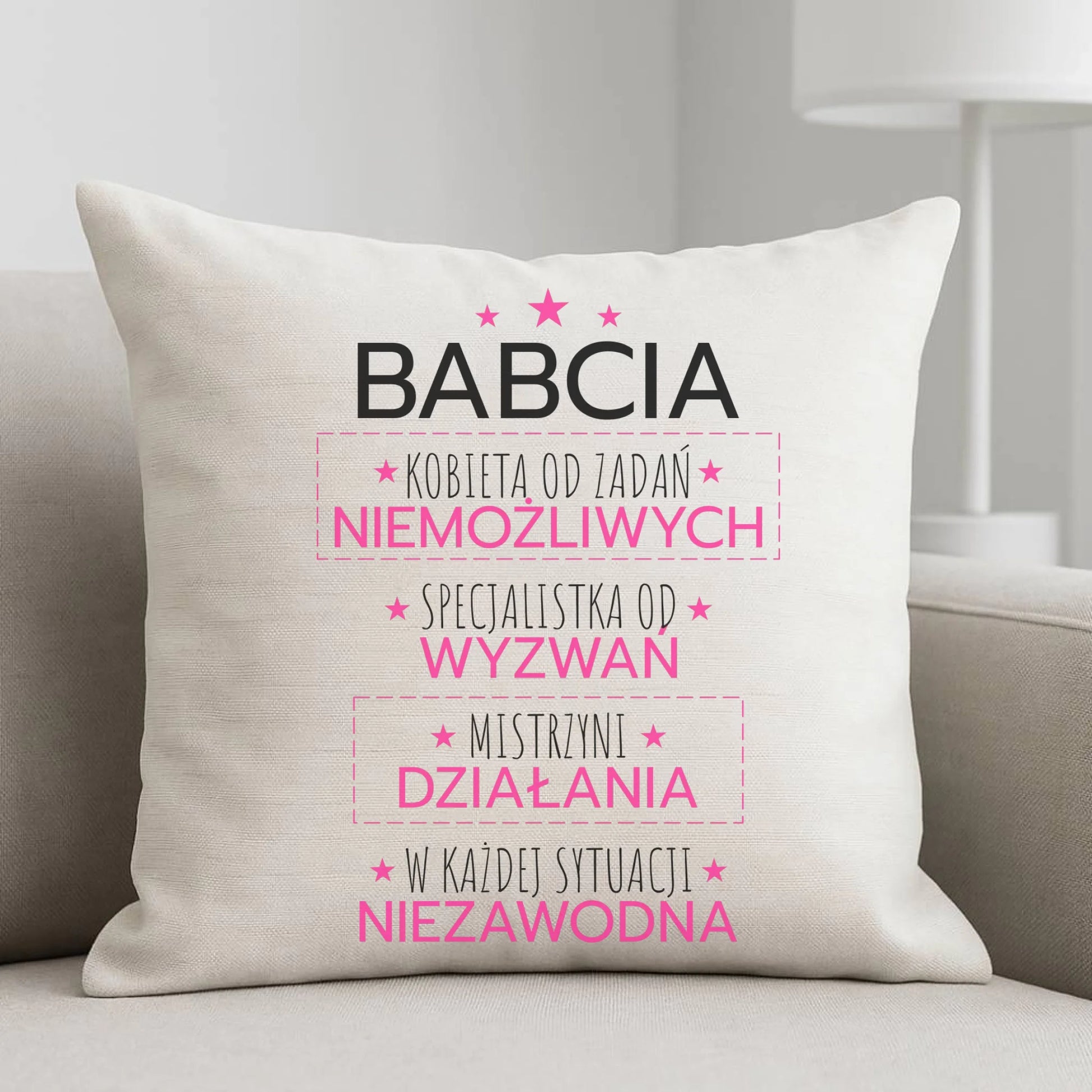 Poduszka dla babci - Babcia kobieta od zadań niemożliwych B30 - StoryCups.pl