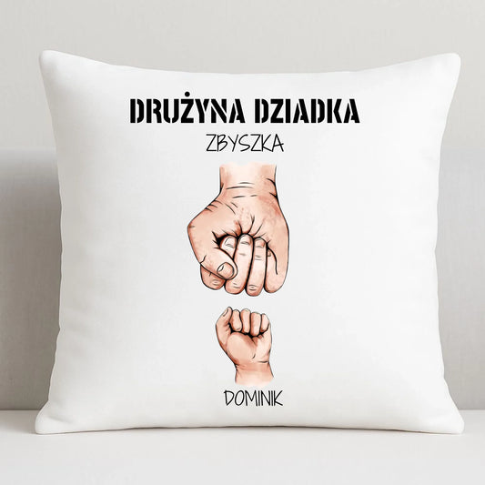 Poduszka dla dziadka - Drużyna dziadka 1-6 imion wnuków - personalizowana D07 - StoryCups.pl