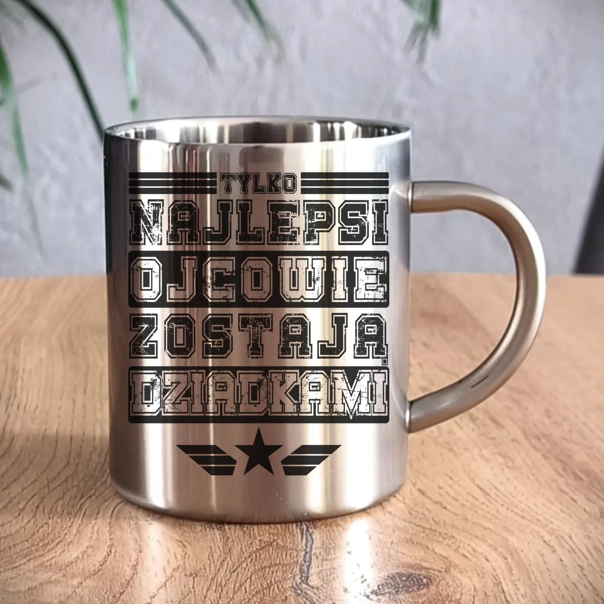 Kubek metalowy dla dziadka - Tylko najlepsi ojcowie zostają dziadkami D25 - StoryCups.pl