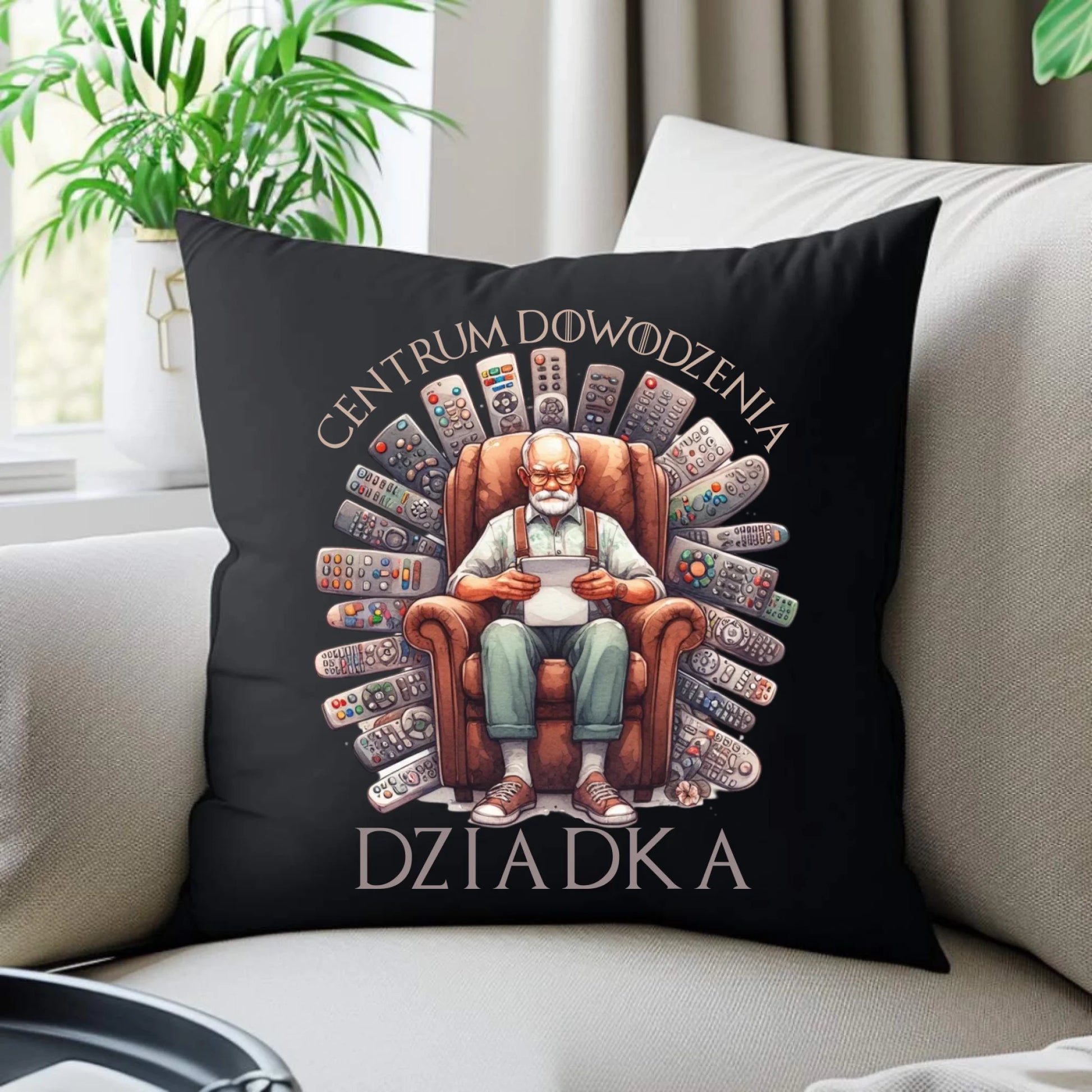 Poduszka dekoracyjna dla dziadka - Centrum dowodzenia D28 - StoryCups.pl