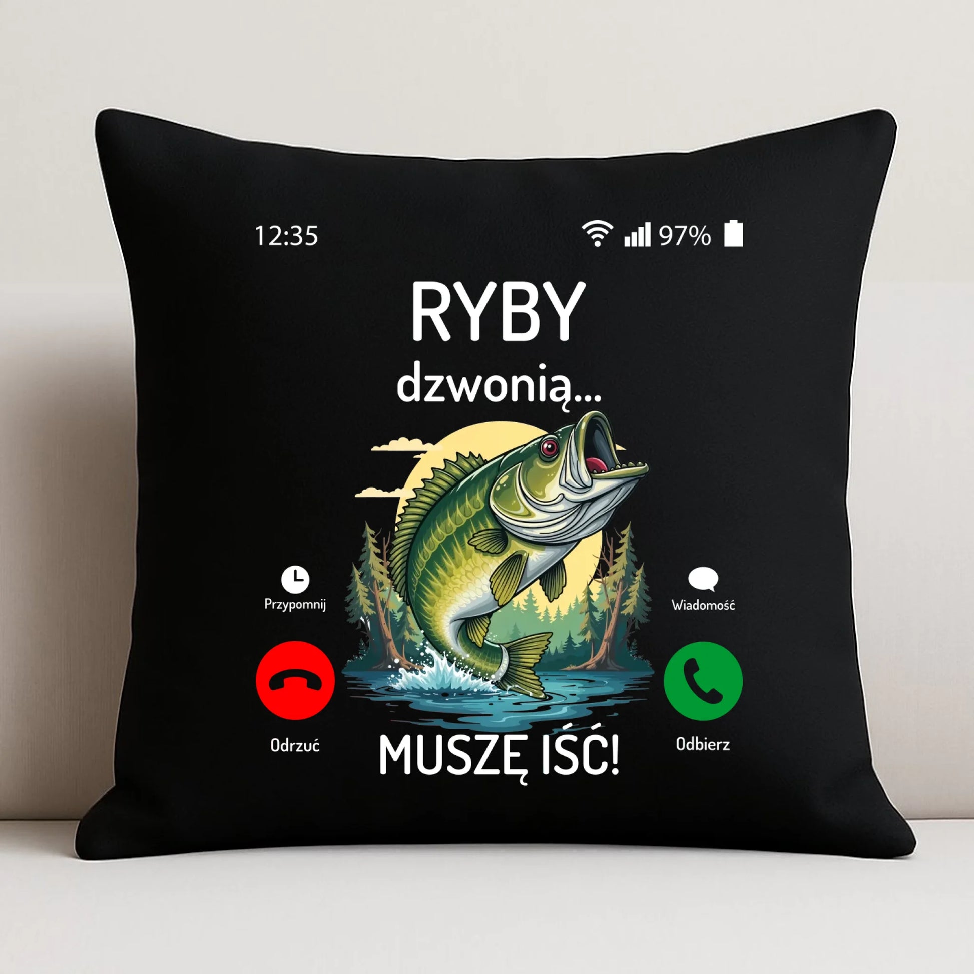Poduszka dekoracyjna dla dziadka wędkarza - Ryby dzwonią muszę iść D37 - StoryCups.pl