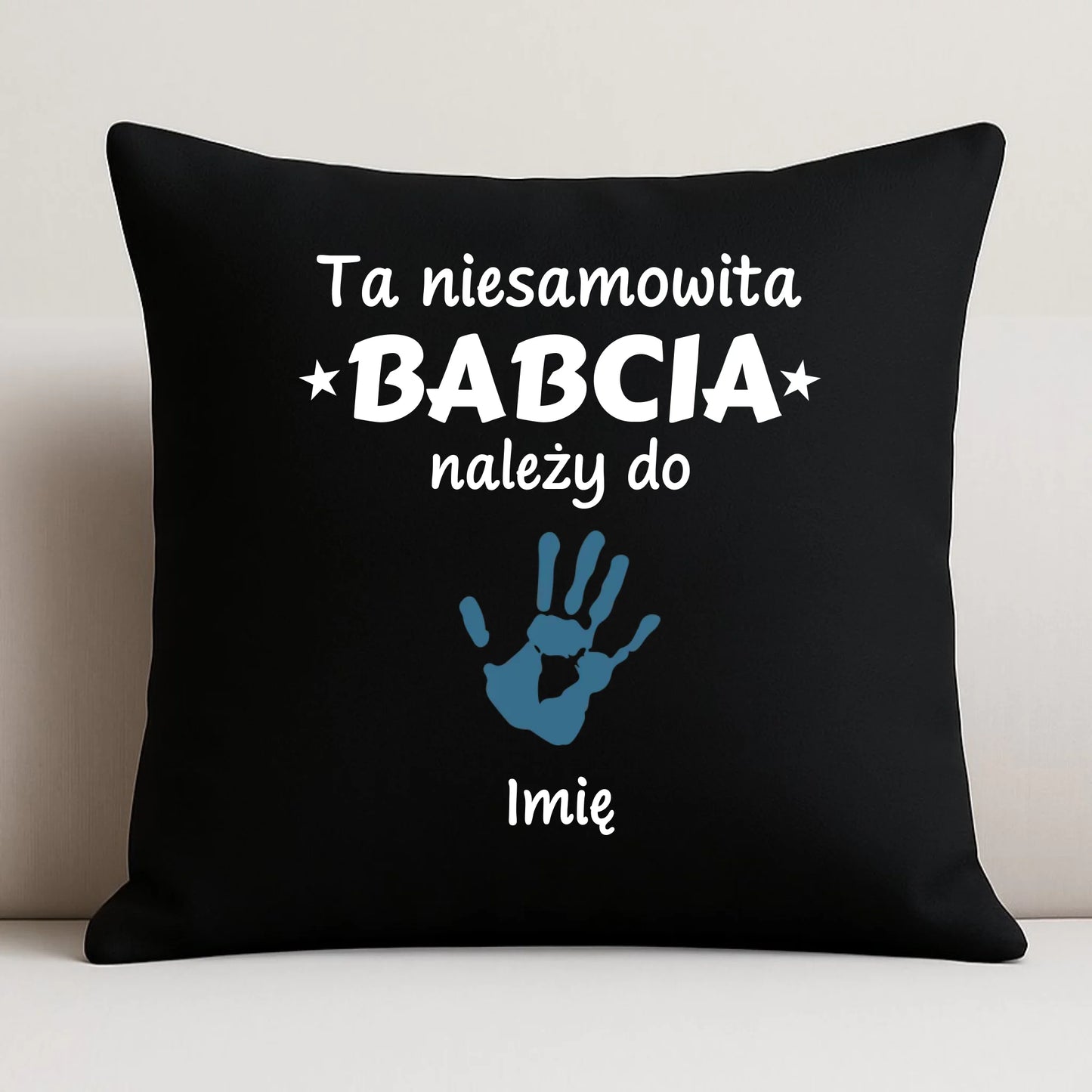 Poduszka dekoracyjna dla babci - Babcia należy do wnuków 1–6 imion – personalizowana B33