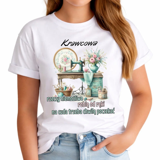 Koszulka damska szyciowa dla krawcowej - Rzeczy niemożliwe HS35 - StoryCups.pl