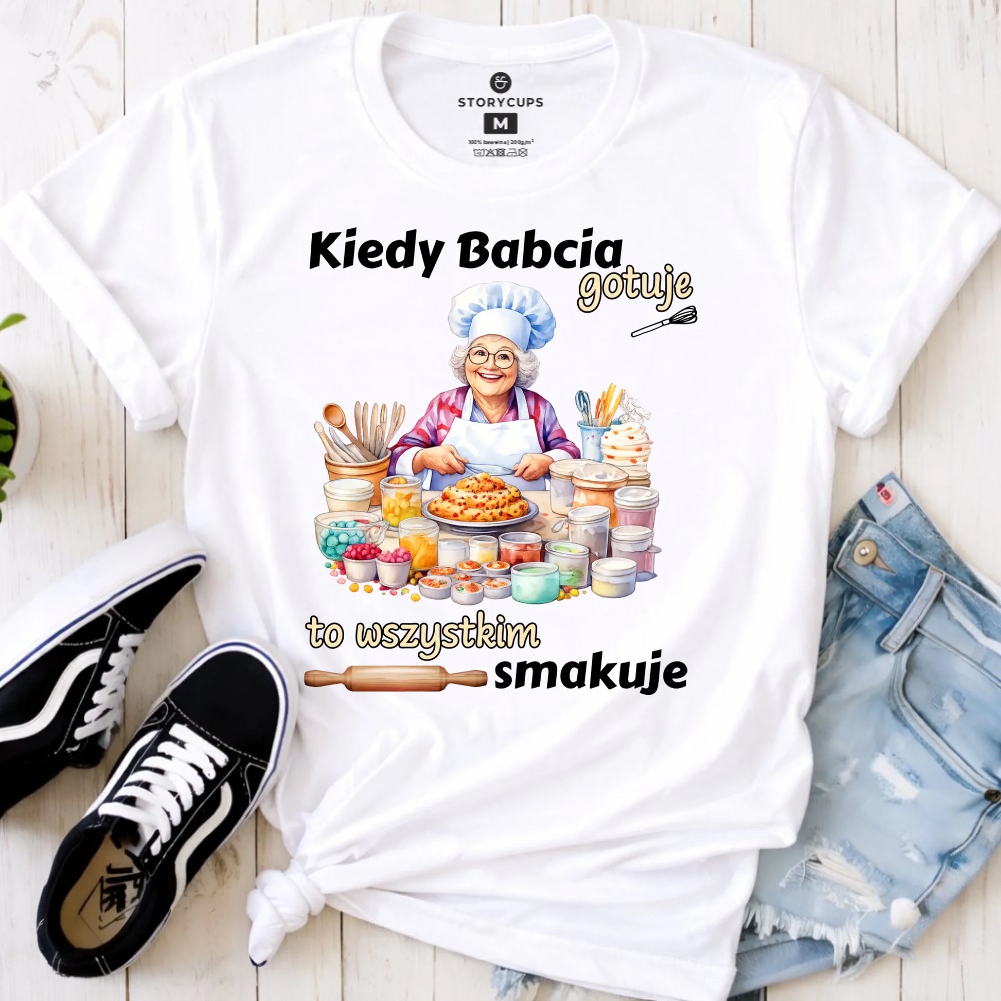 Koszulka dla babci - Kiedy babcia gotuje to wszystkim smakuje B34 - StoryCups.pl
