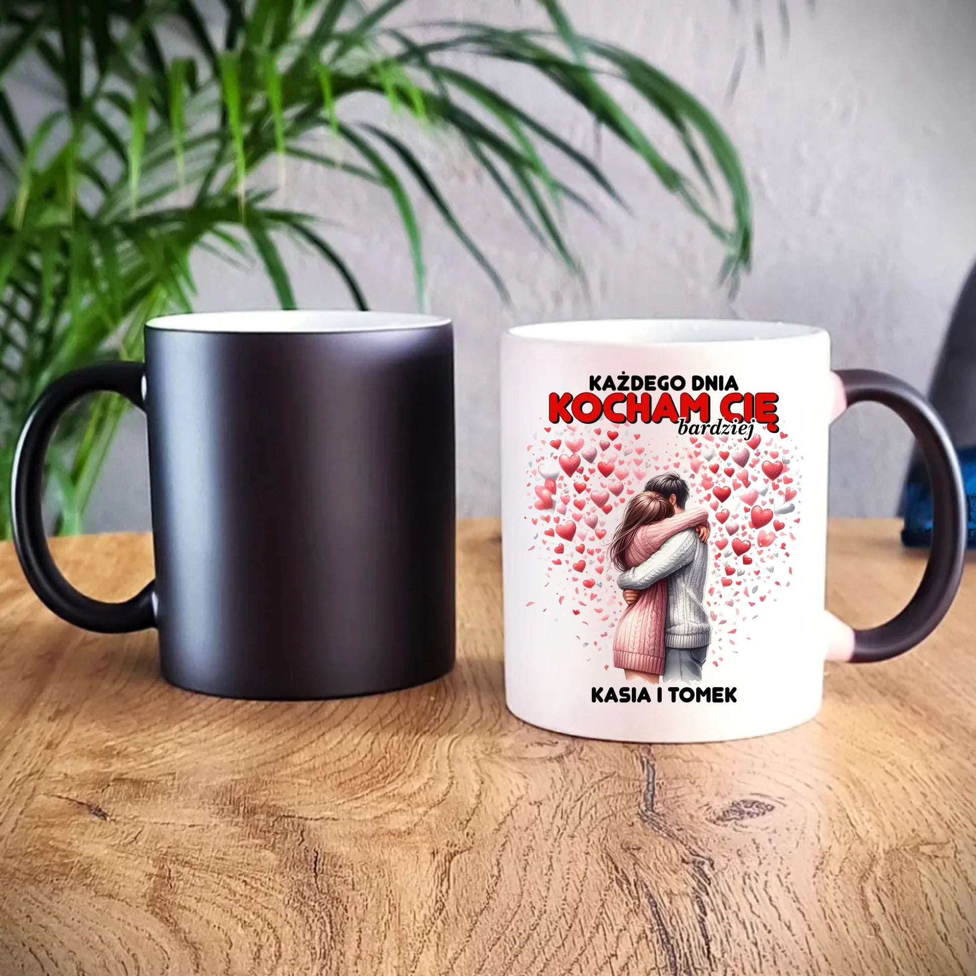 Kubek magiczny dla par - Każdego dnia kocham Cię bardziej - personalizowany W09 - StoryCups.pl