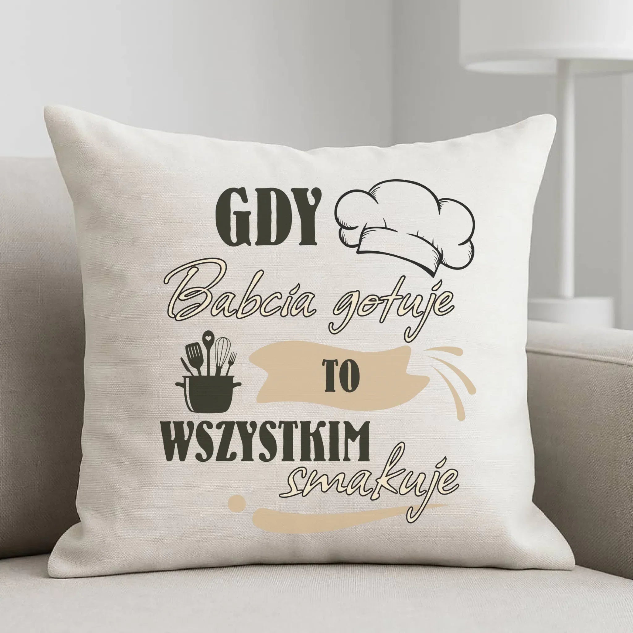 Poduszka dla babci - Gdy babcia gotuje to wszystkim smakuje B36 - StoryCups.pl