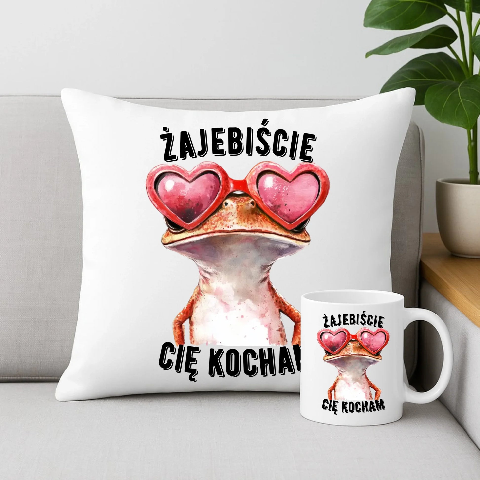 Zestaw poduszka i kubek dla par - Żajebiście Cię Kocham Żaba W17 - StoryCups.pl