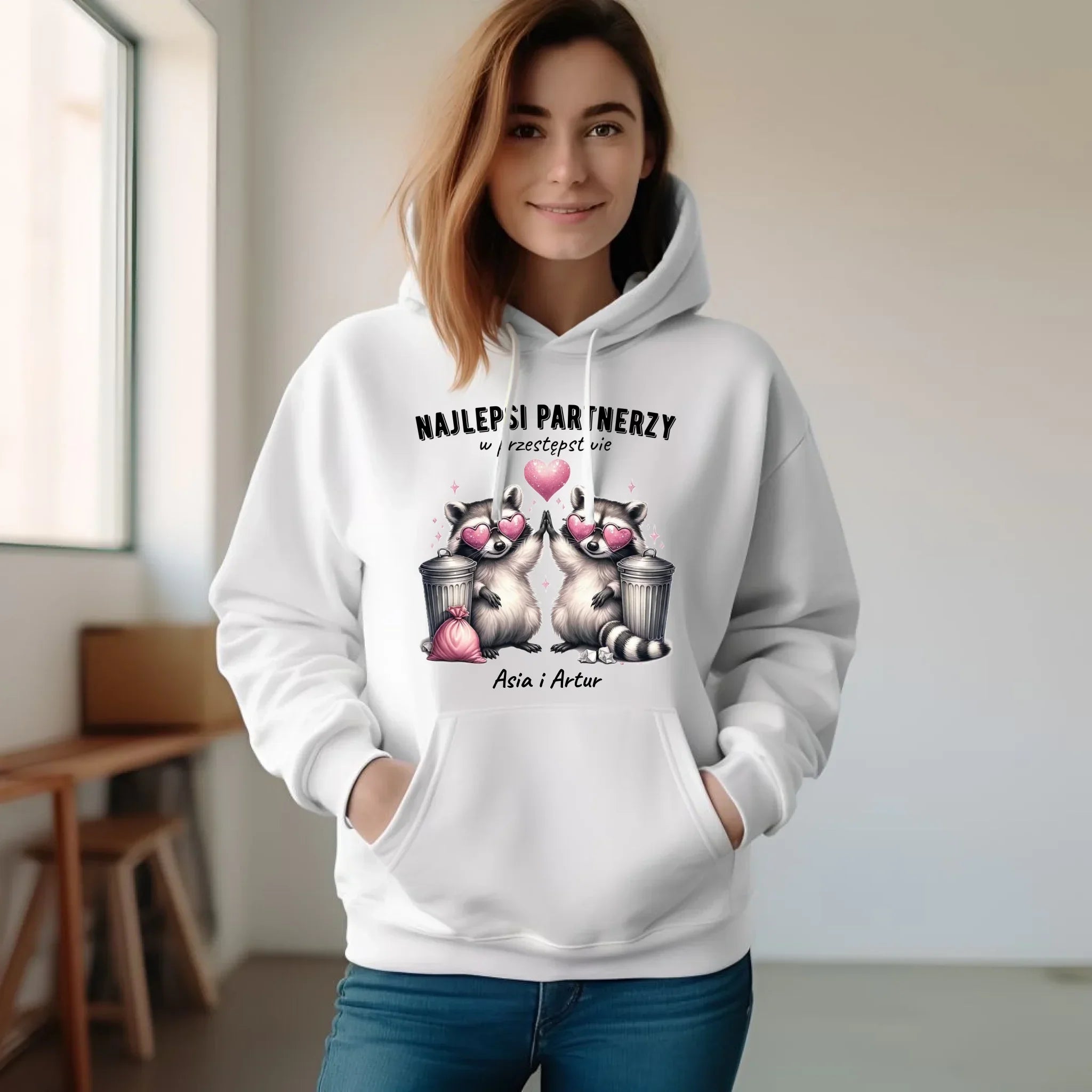 Bluza damska z kapturem dla par - Najlepsi partnerzy w przestępstwie - personalizowana W27 - StoryCups.pl