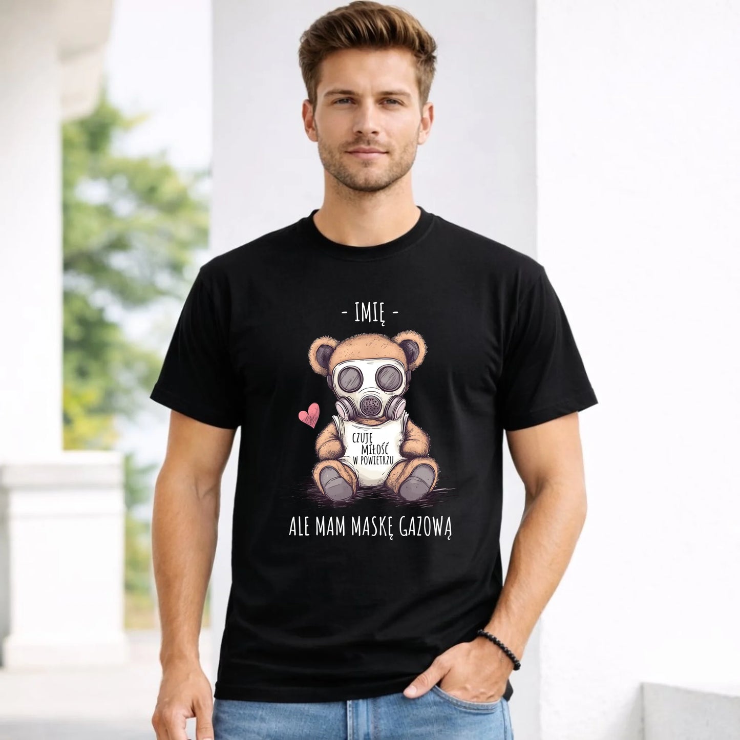 Koszulka męska - Miś w masce gazowej - Czuję miłość w powietrzu - personalizowana W38 - StoryCups.pl