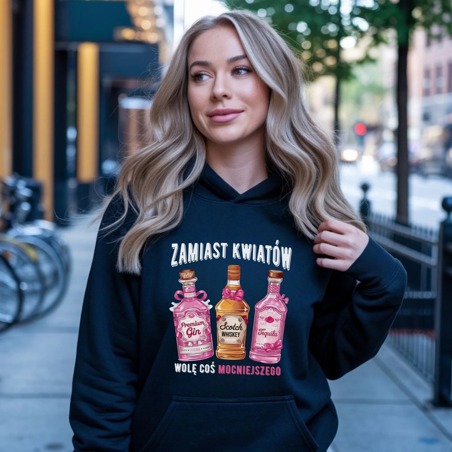 Bluza damska z kapturem - Zamiast kwiatów wolę coś mocniejszego W42 - StoryCups.pl