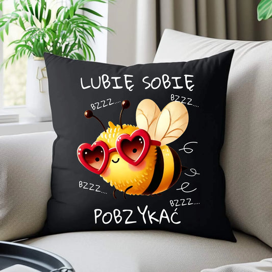 Poduszka dekoracyjna - Lubię sobie pobzykać W51 - StoryCups.pl