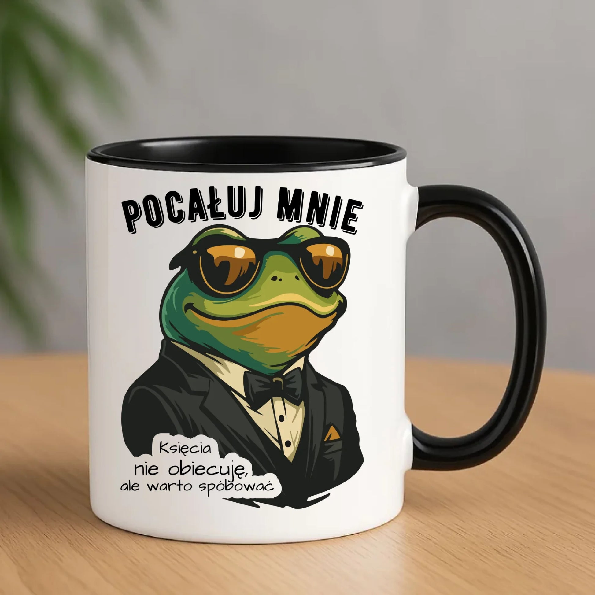 Kubek - Żaba w garniturze pocałuj mnie W55 - StoryCups.pl
