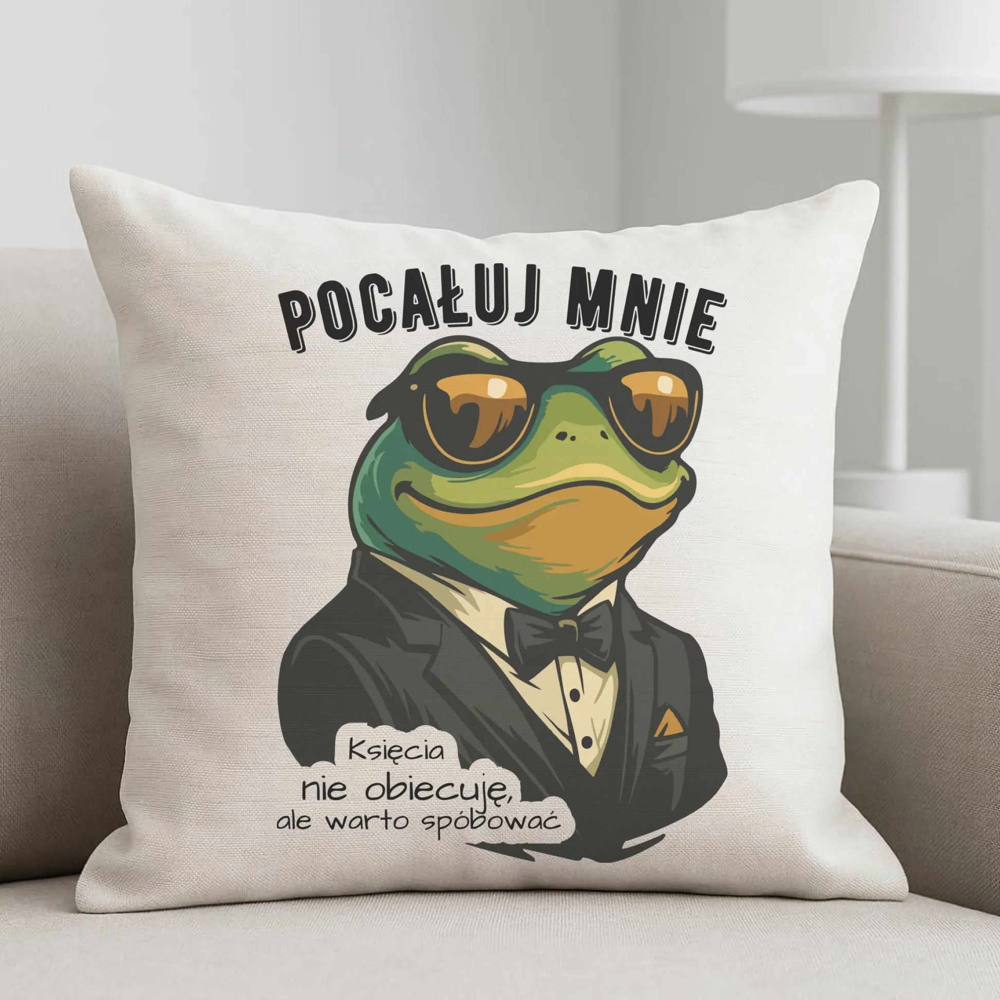 Poduszka - Żaba w garniturze pocałuj mnie W55 - StoryCups.pl