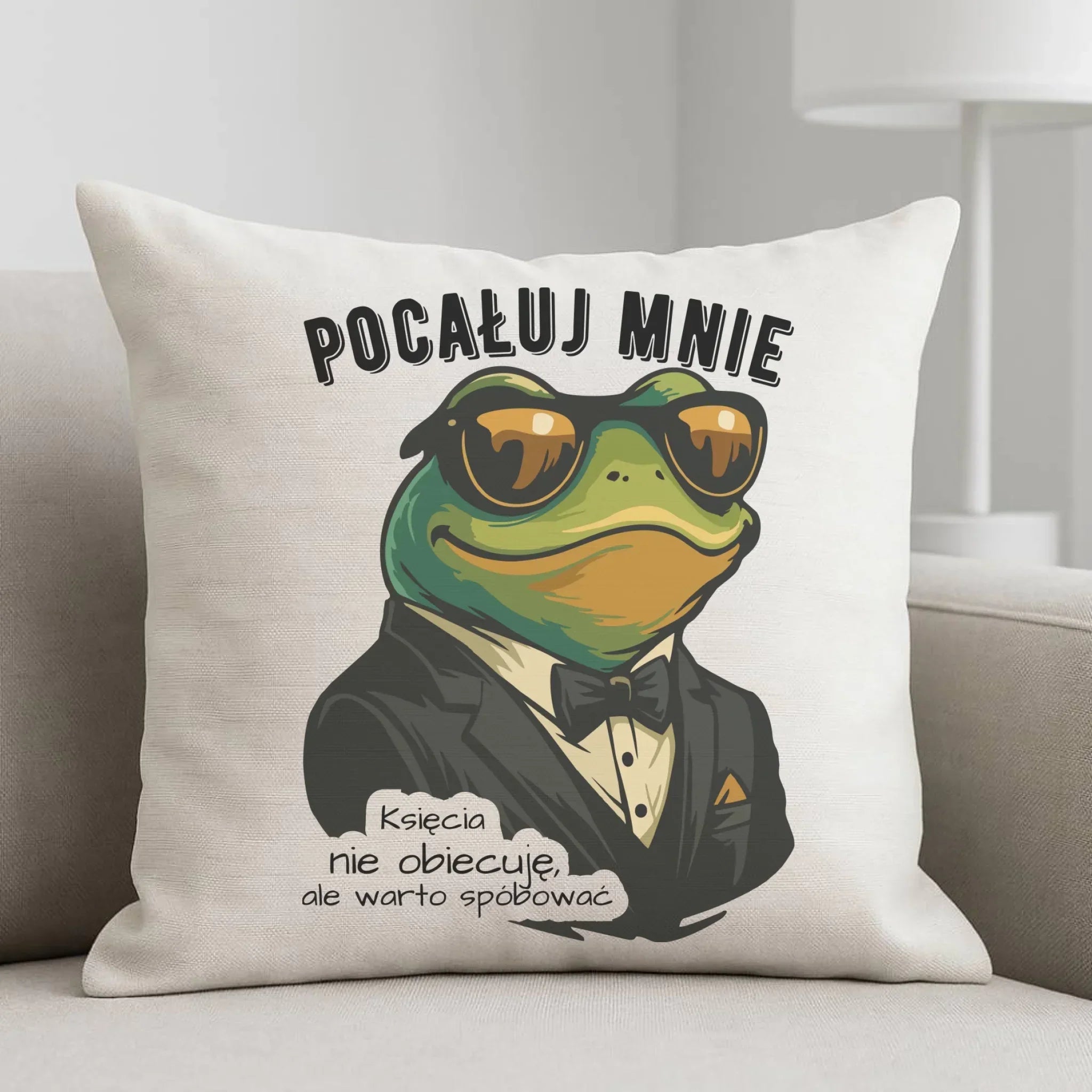 Poduszka - Żaba w garniturze pocałuj mnie W55 - StoryCups.pl