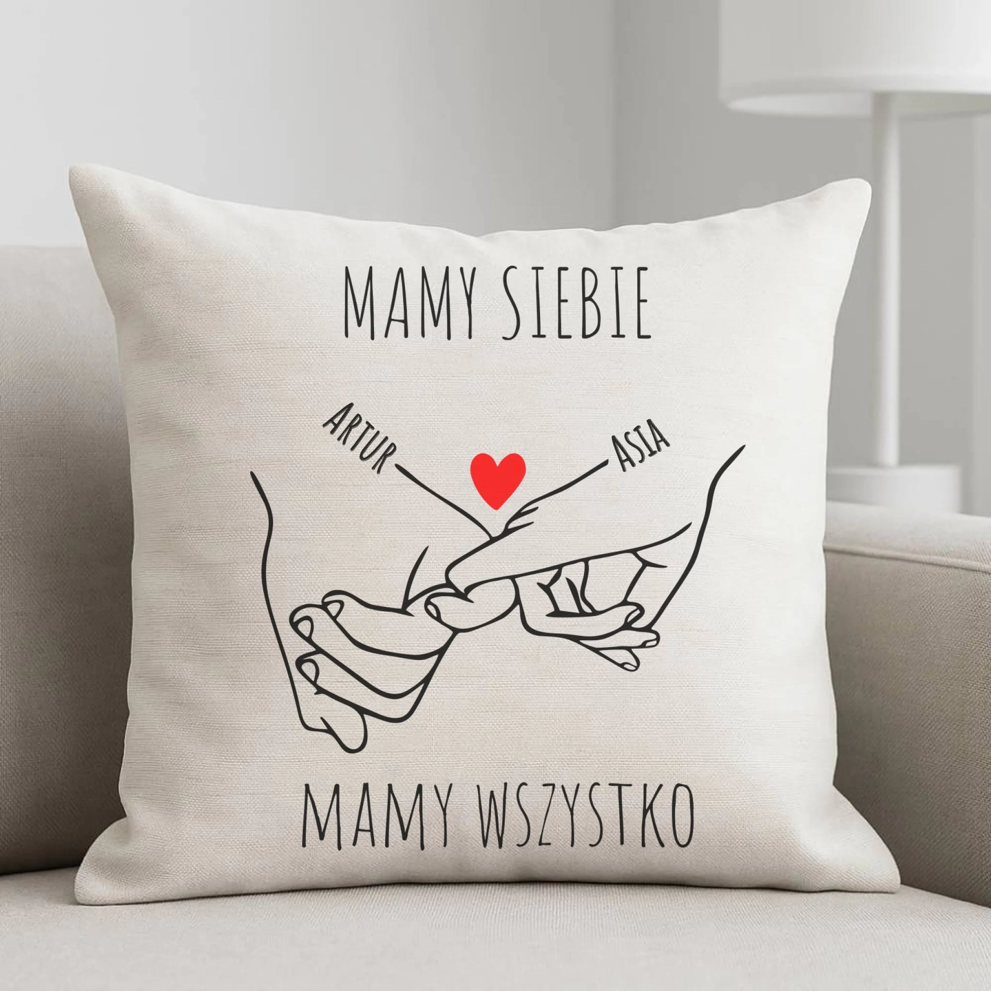Poduszka dla par - Zaplecione ręce mamy siebie mamy wszystko - personalizowana W63 - StoryCups.pl