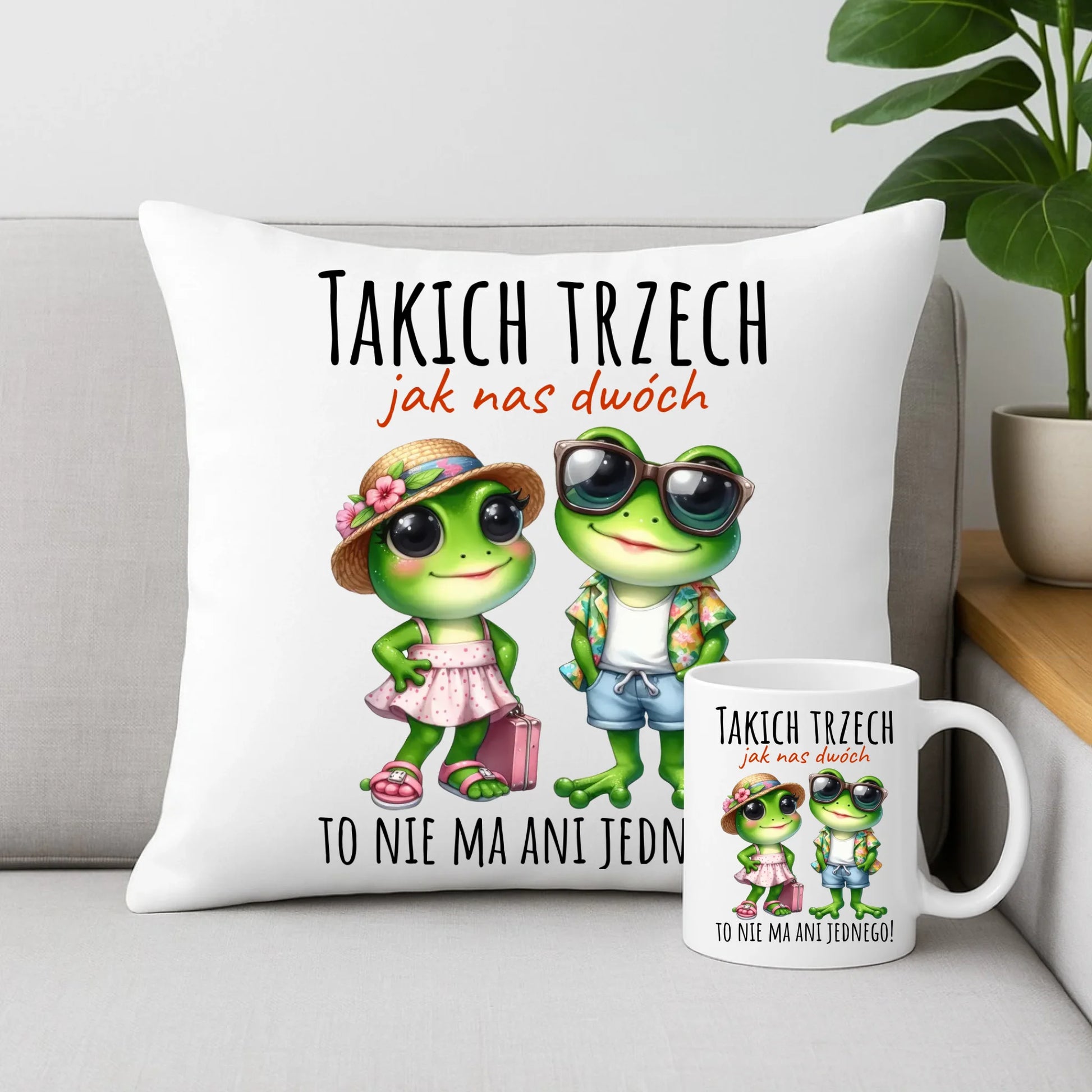 Zestaw poduszka i kubek dla par - Żabki Takich trzech jak nas dwóch DCH11 - StoryCups.pl