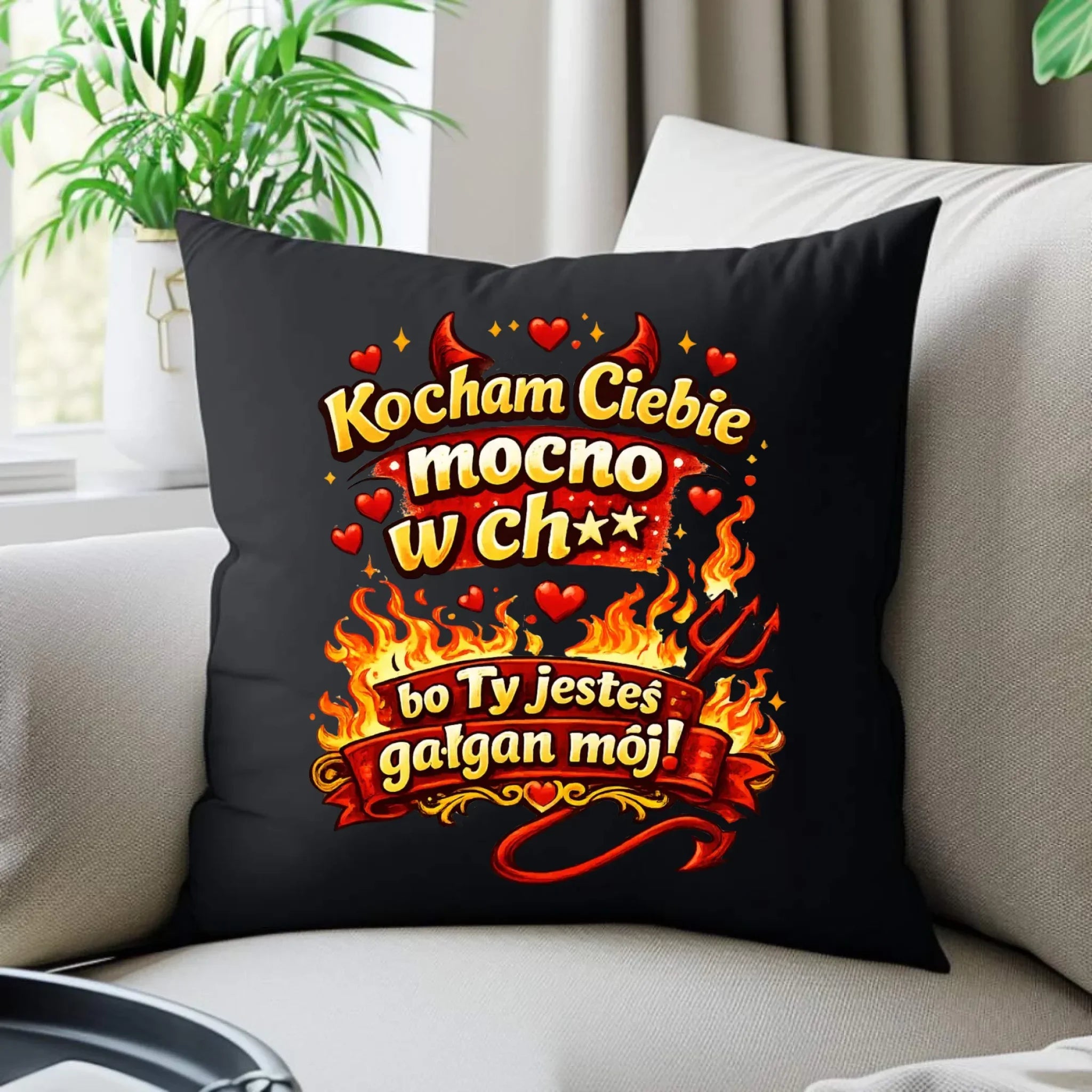 Poduszka dekoracyjna dla par - Kocham Ciebie mocno w ch** bo Ty jesteś gałgan mój W82 - StoryCups.pl