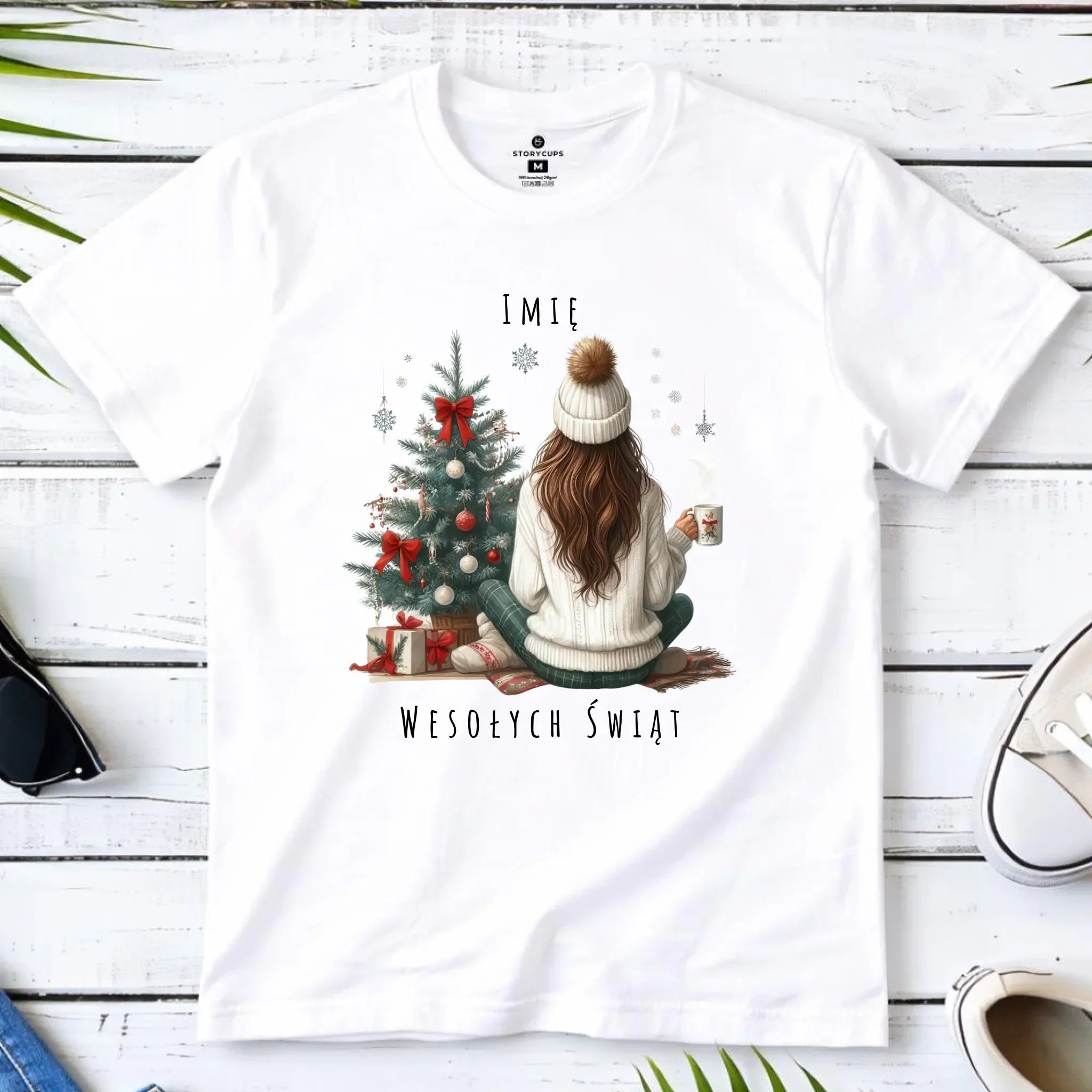 Koszulka dziecięca świąteczna - Dziewczyna przy choince - personalizowana BN15 - StoryCups.pl