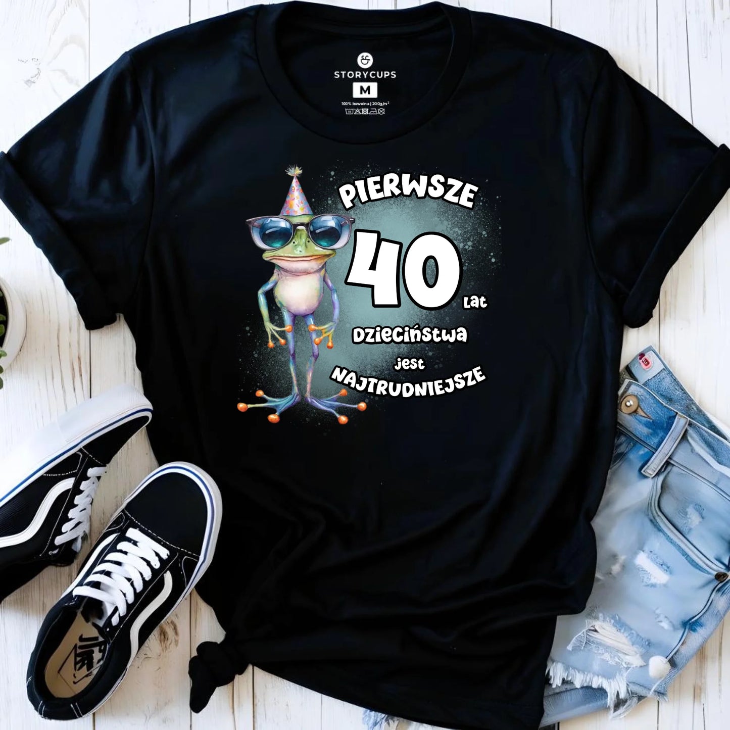 Pierwsze 40 lat dzieciństwa jest najtrudniejsze | Koszulka damska na urodziny U20 - StoryCups.pl