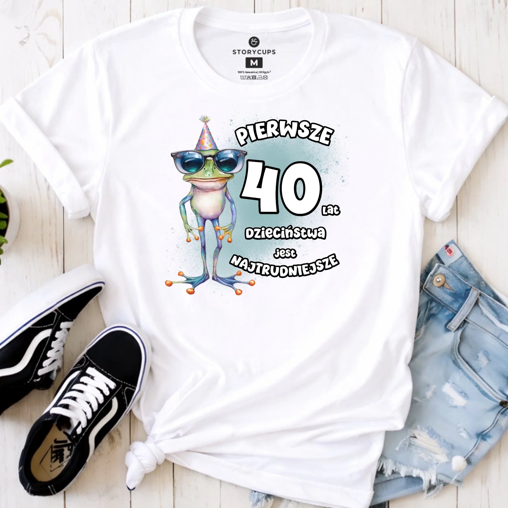 Pierwsze 40 lat dzieciństwa jest najtrudniejsze | Koszulka damska na urodziny U20 - StoryCups.pl