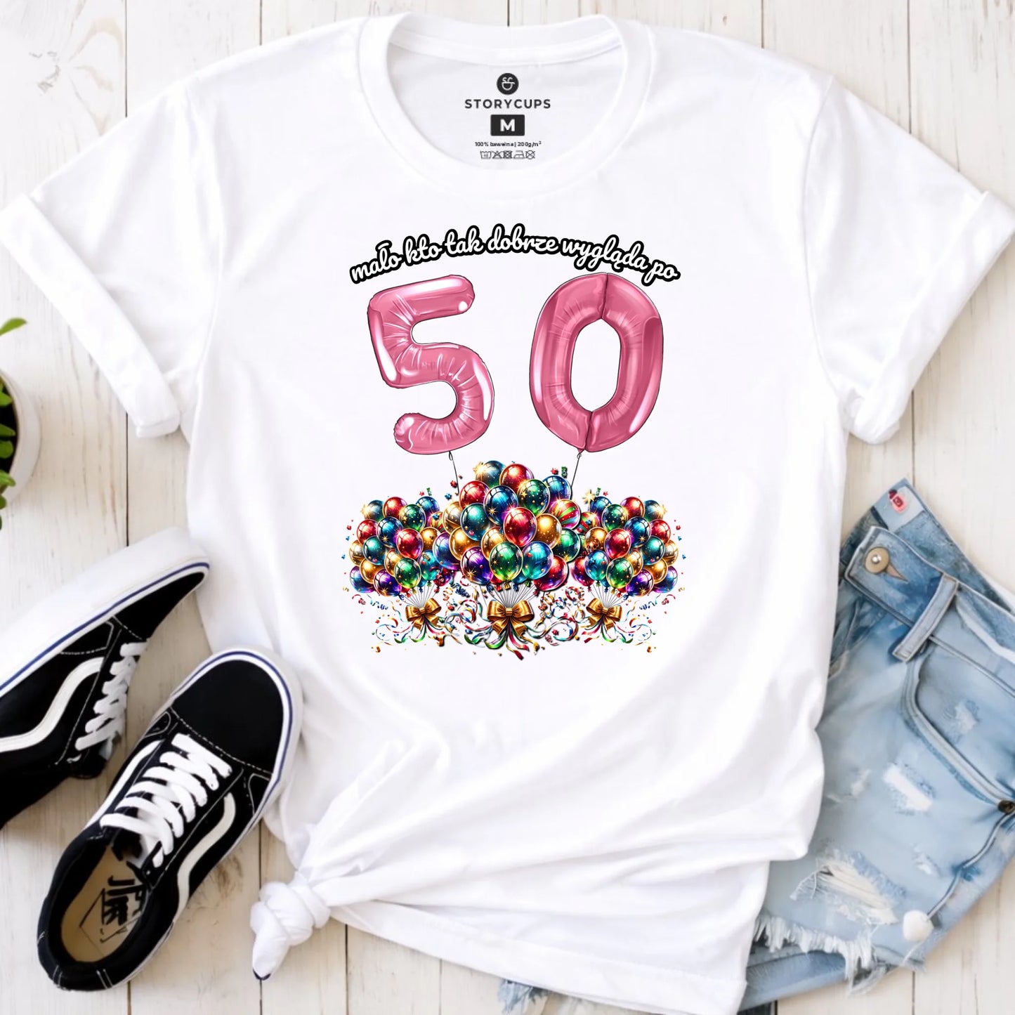 Mało kto tak dobrze wygląda | Personalizowana koszulka damska na urodziny U16 - StoryCups.pl