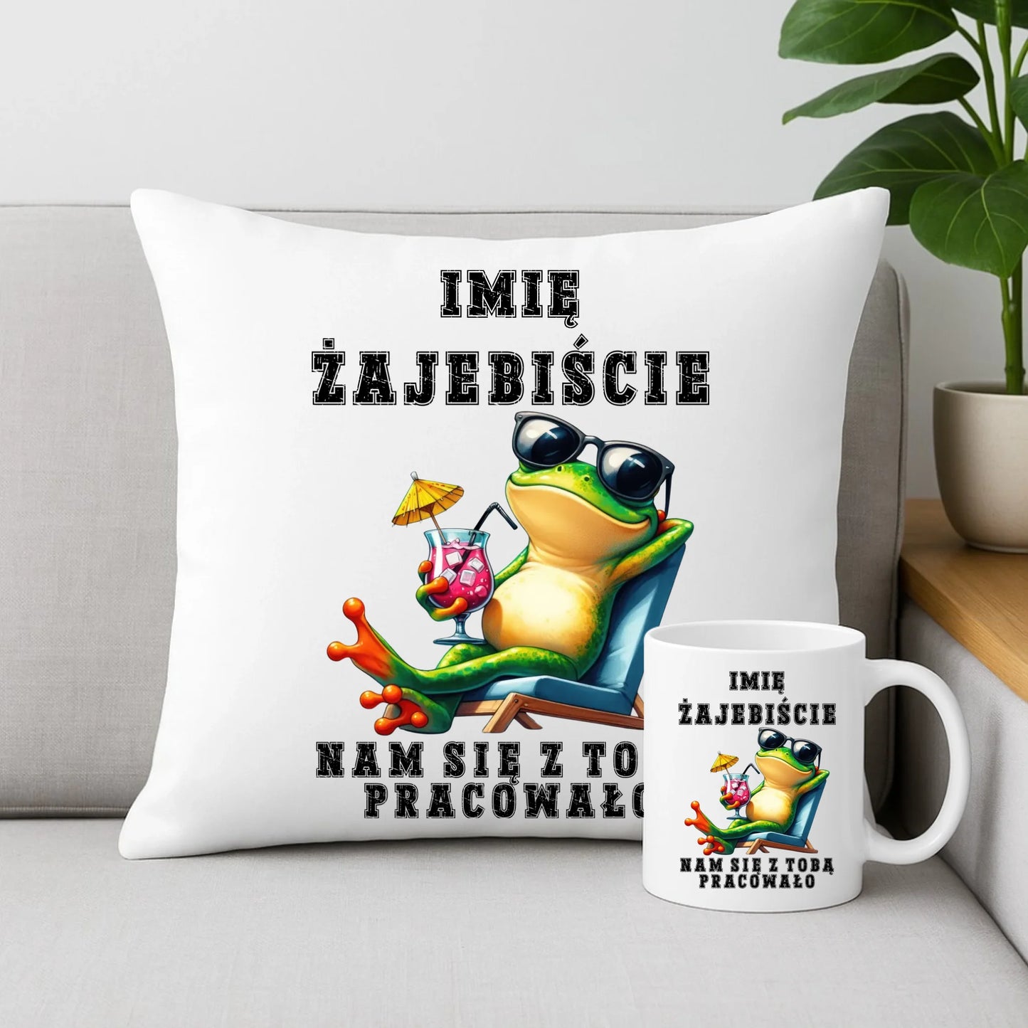 Zestaw poduszka i kubek na odejście z pracy - Żajebiście nam się z Tobą pracowało - personalizowany OP09 - StoryCups.pl