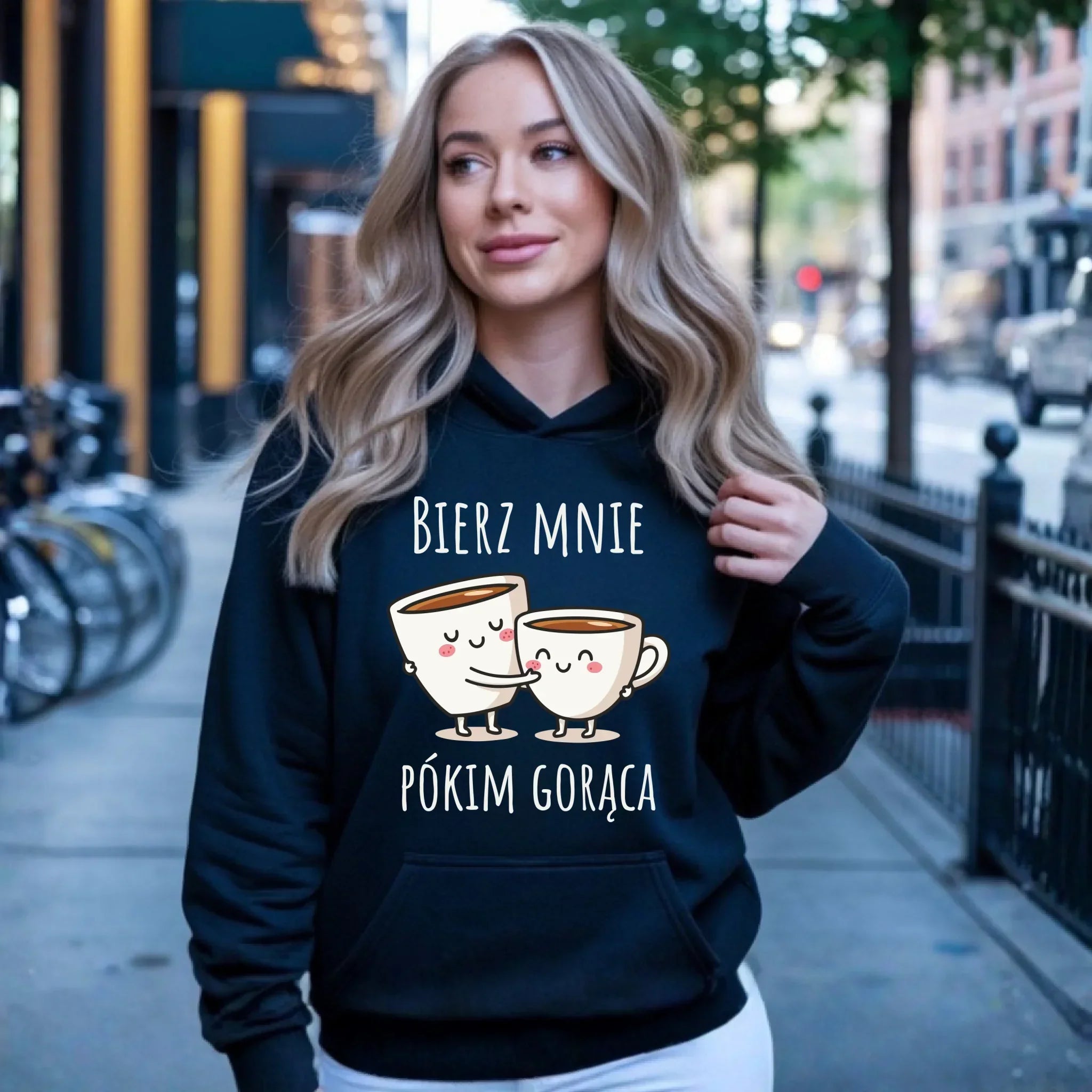 Bluza damska z kapturem - Bierz mnie pókim gorąca W88 - StoryCups.pl