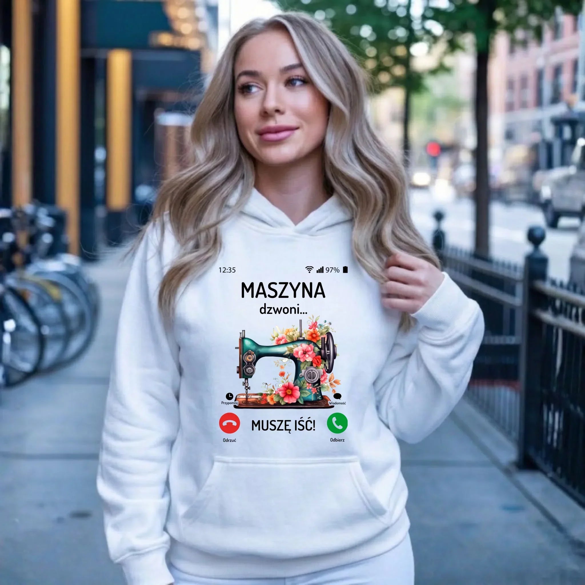 Bluza damska z kapturem szyciowa dla krawcowej - Maszyna dzwoni muszę iść HS05 - StoryCups.pl