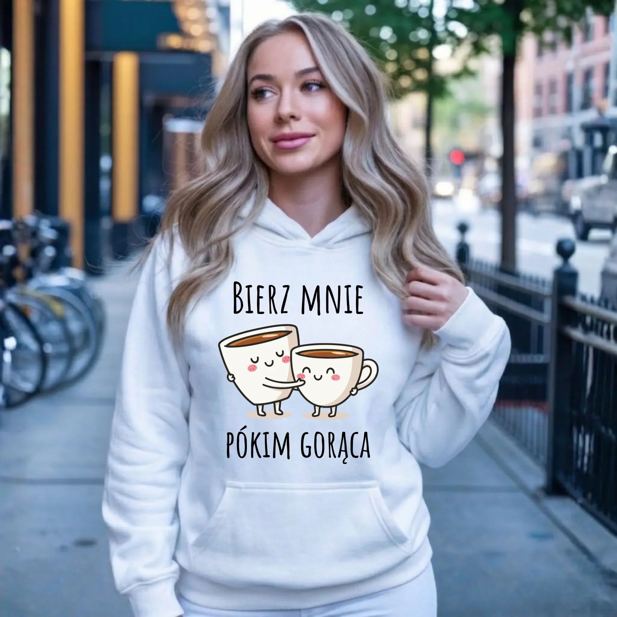 Bluza damska z kapturem - Bierz mnie pókim gorąca W88 - StoryCups.pl