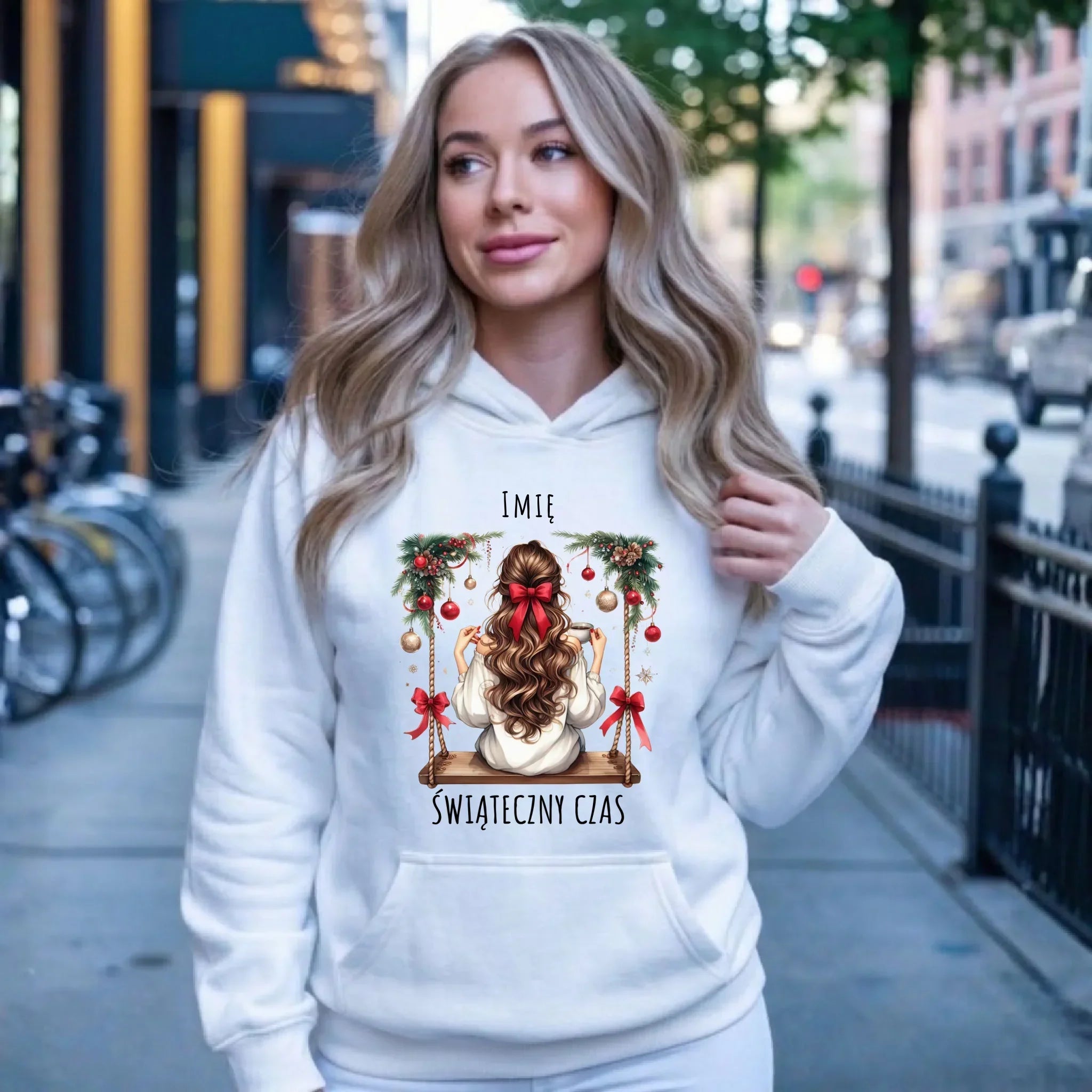 Bluza damska z kapturem świąteczna - Dziewczyna na huśtawce - Świąteczny czas - personalizowana BN105 - StoryCups.pl