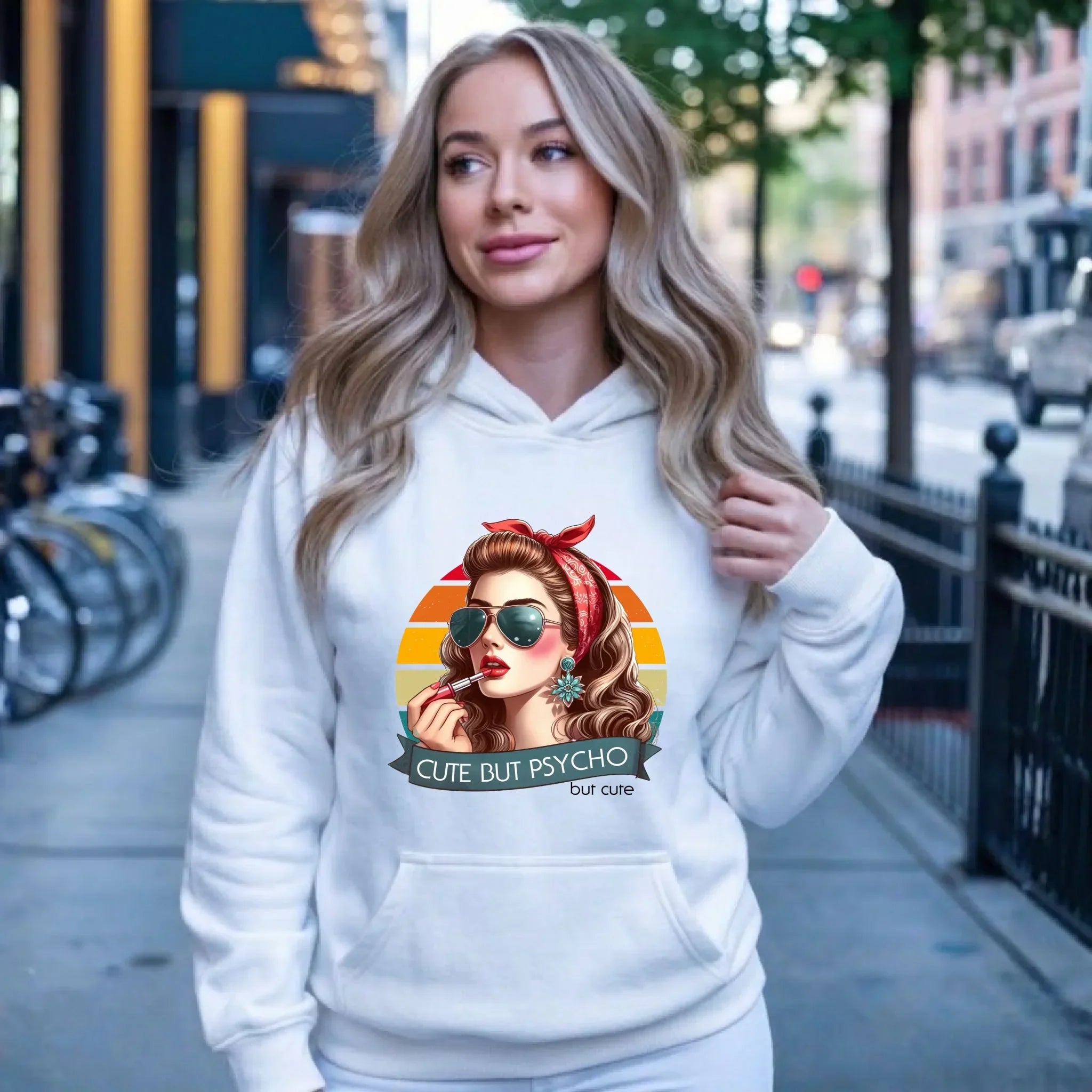 Bluza damska z kapturem – Cute but psycho - w stylu retro DZ09 - StoryCups.pl