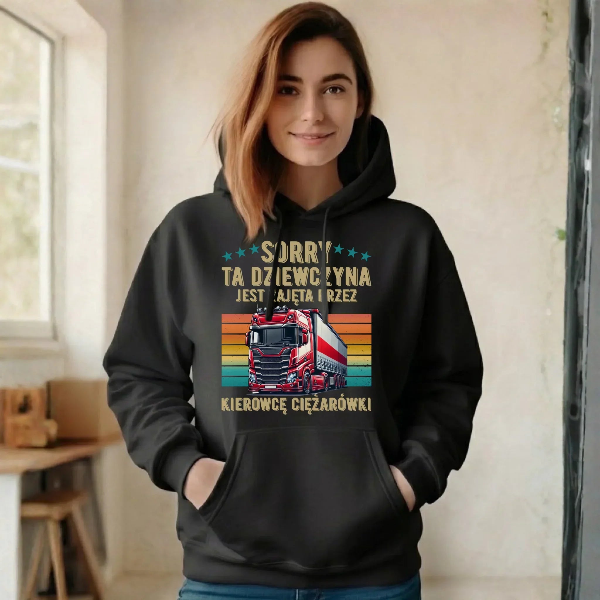 Bluza damska z kapturem - Ta dziewczyna jest zajęta przez kierowcę ciężarówki ZKT12 - StoryCups.pl