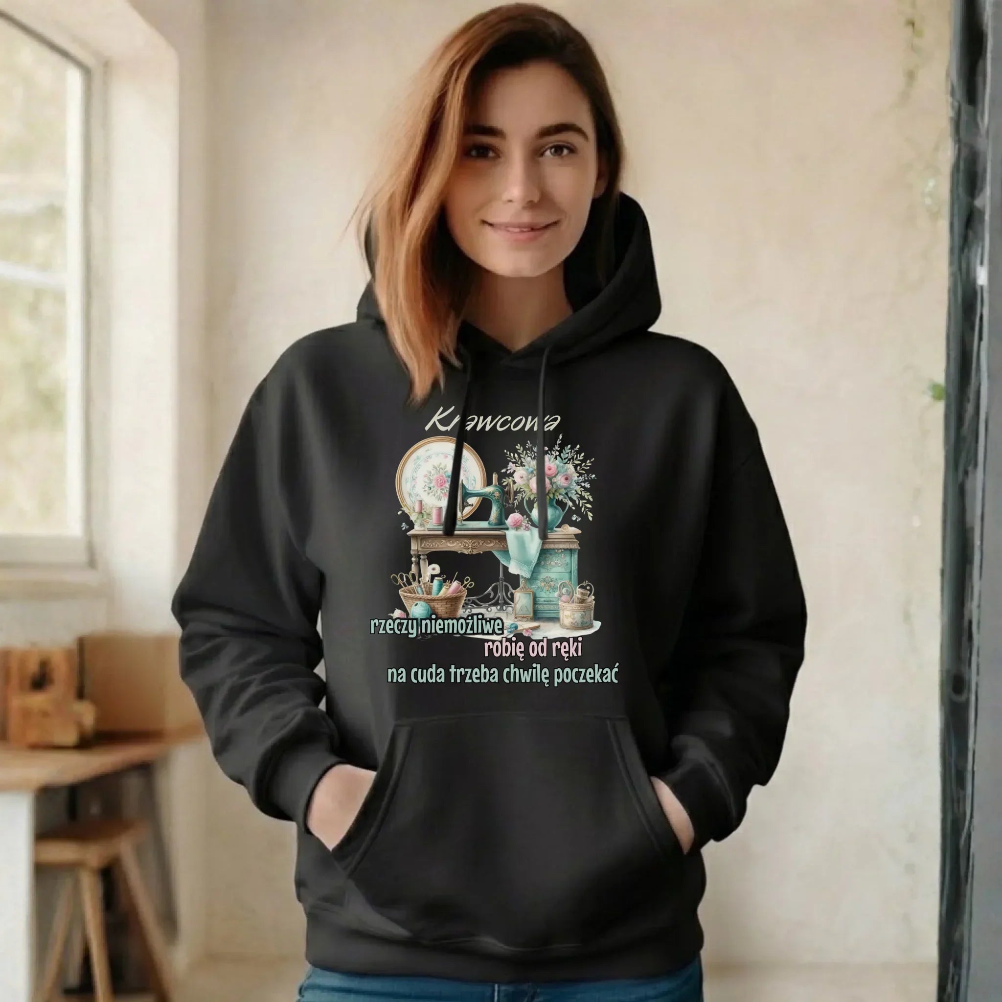 Bluza damska z kapturem szyciowa dla krawcowej - Rzeczy niemożliwe HS35 - StoryCups.pl