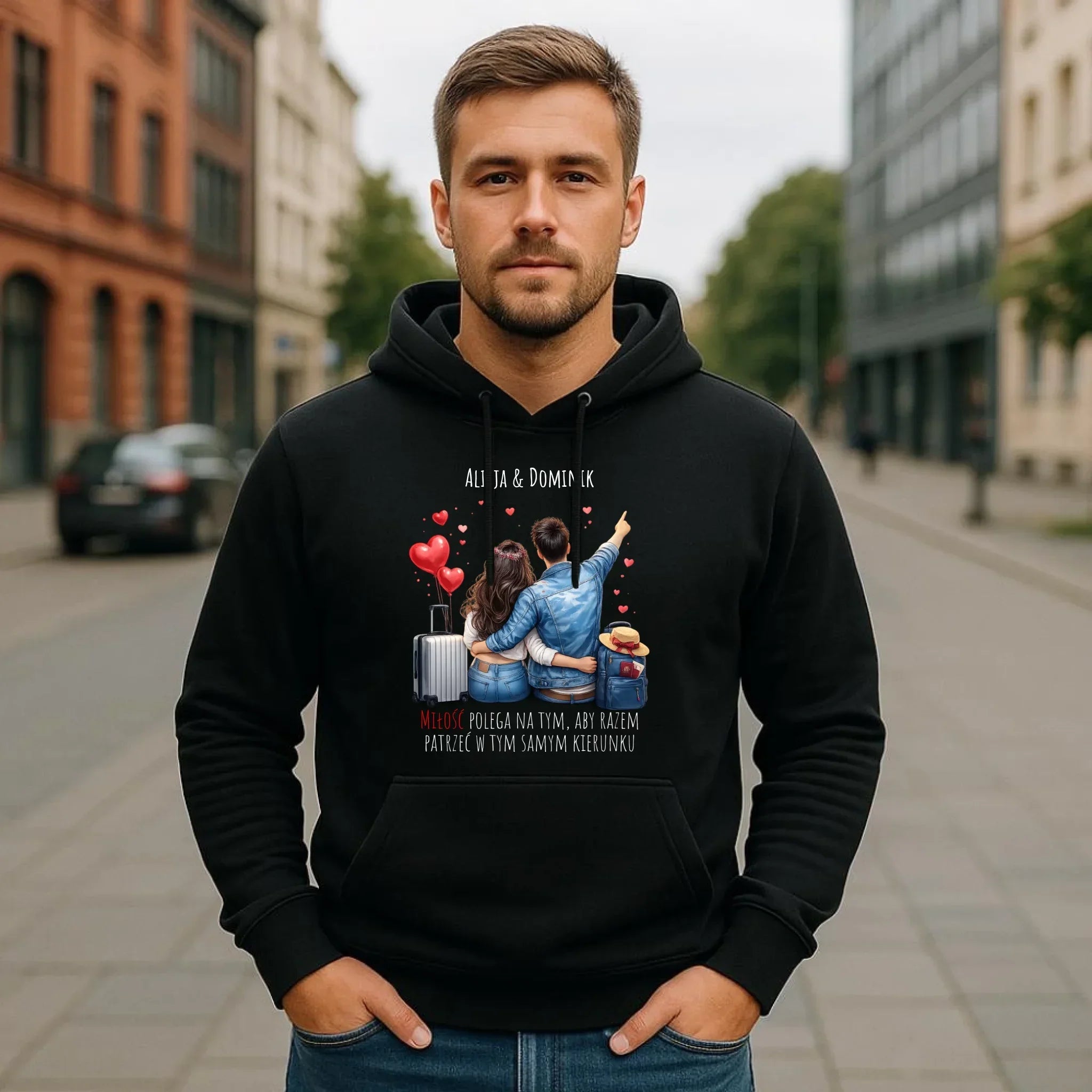 Bluza męska z kapturem dla par - Para w podróży miłość - personalizowana W12 - StoryCups.pl