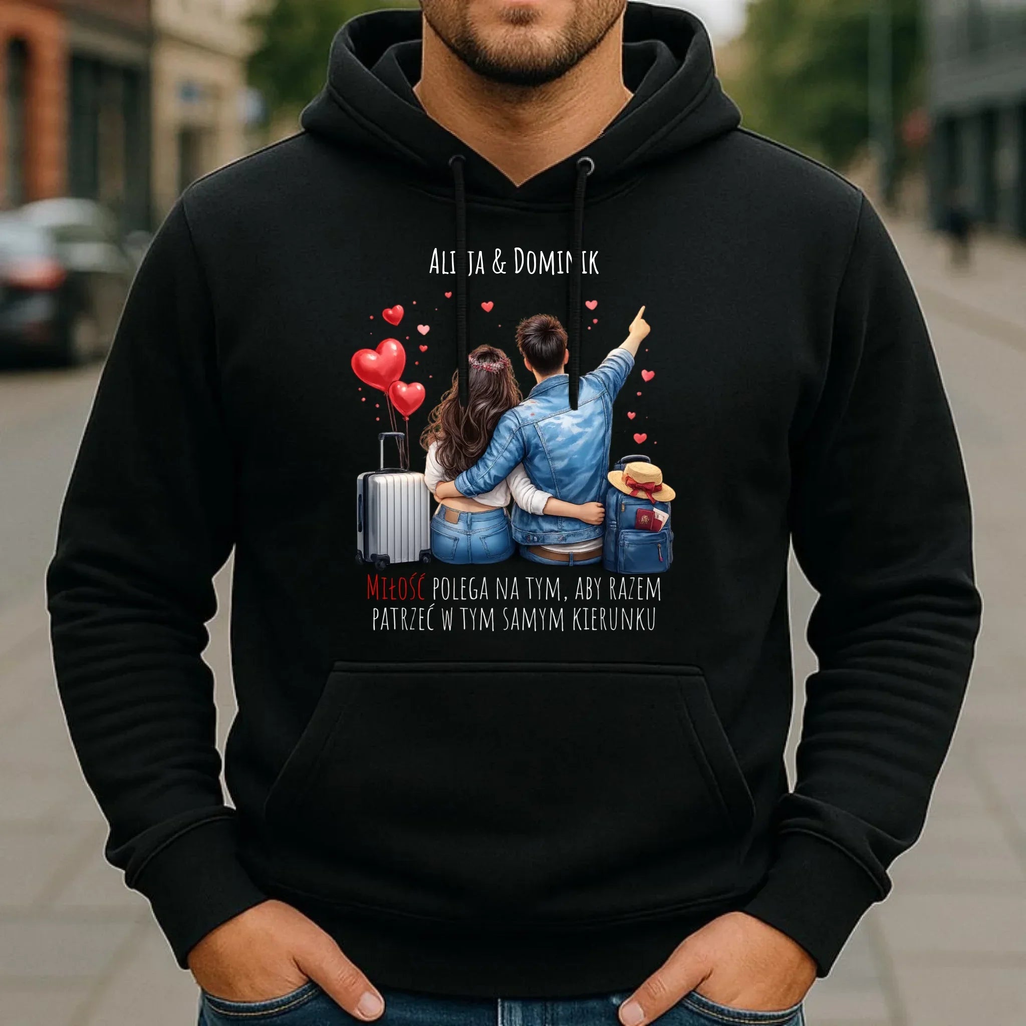 Bluza męska z kapturem dla par - Para w podróży miłość - personalizowana W12 - StoryCups.pl